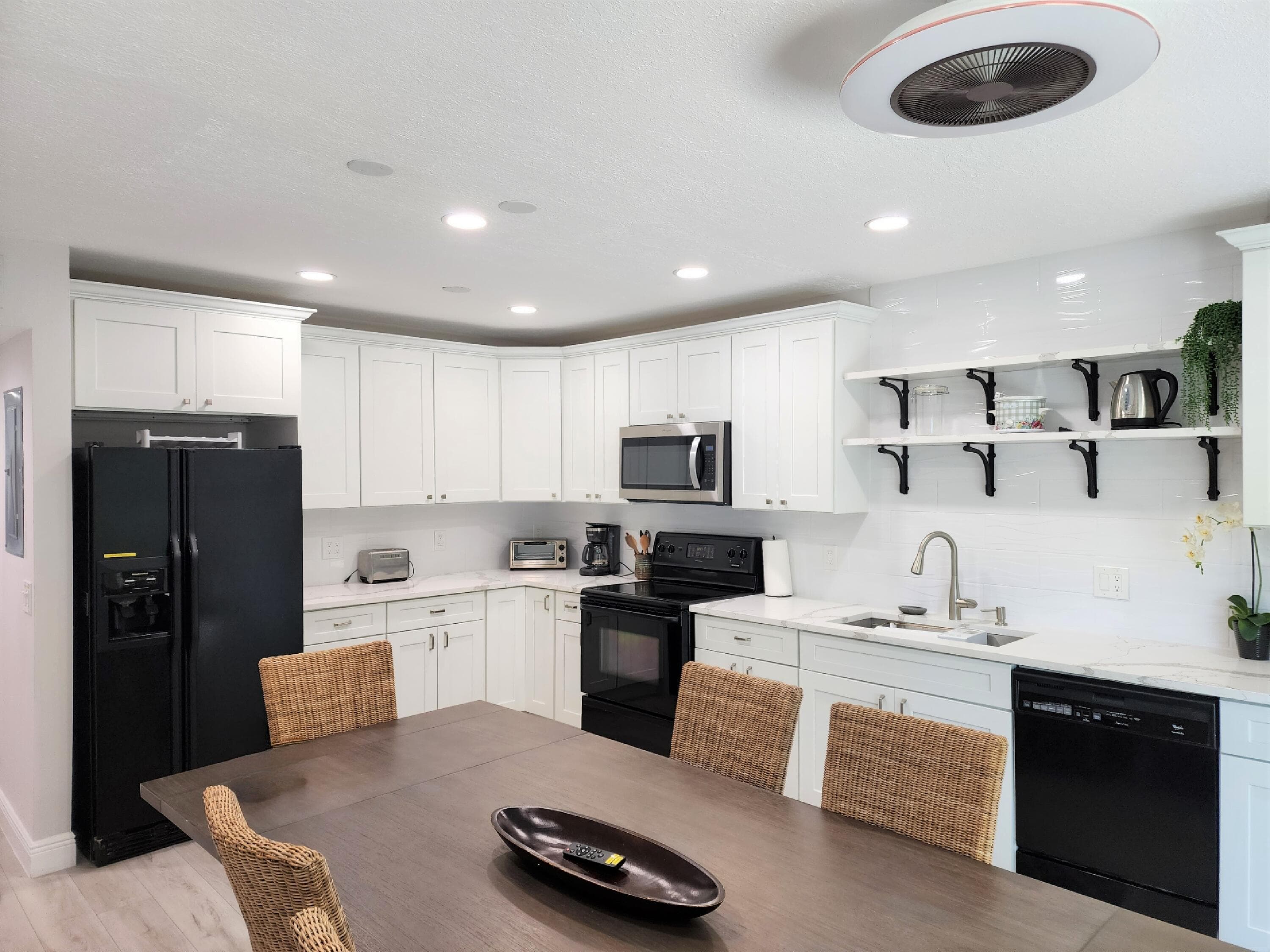 572 SE 20th Avenue #3