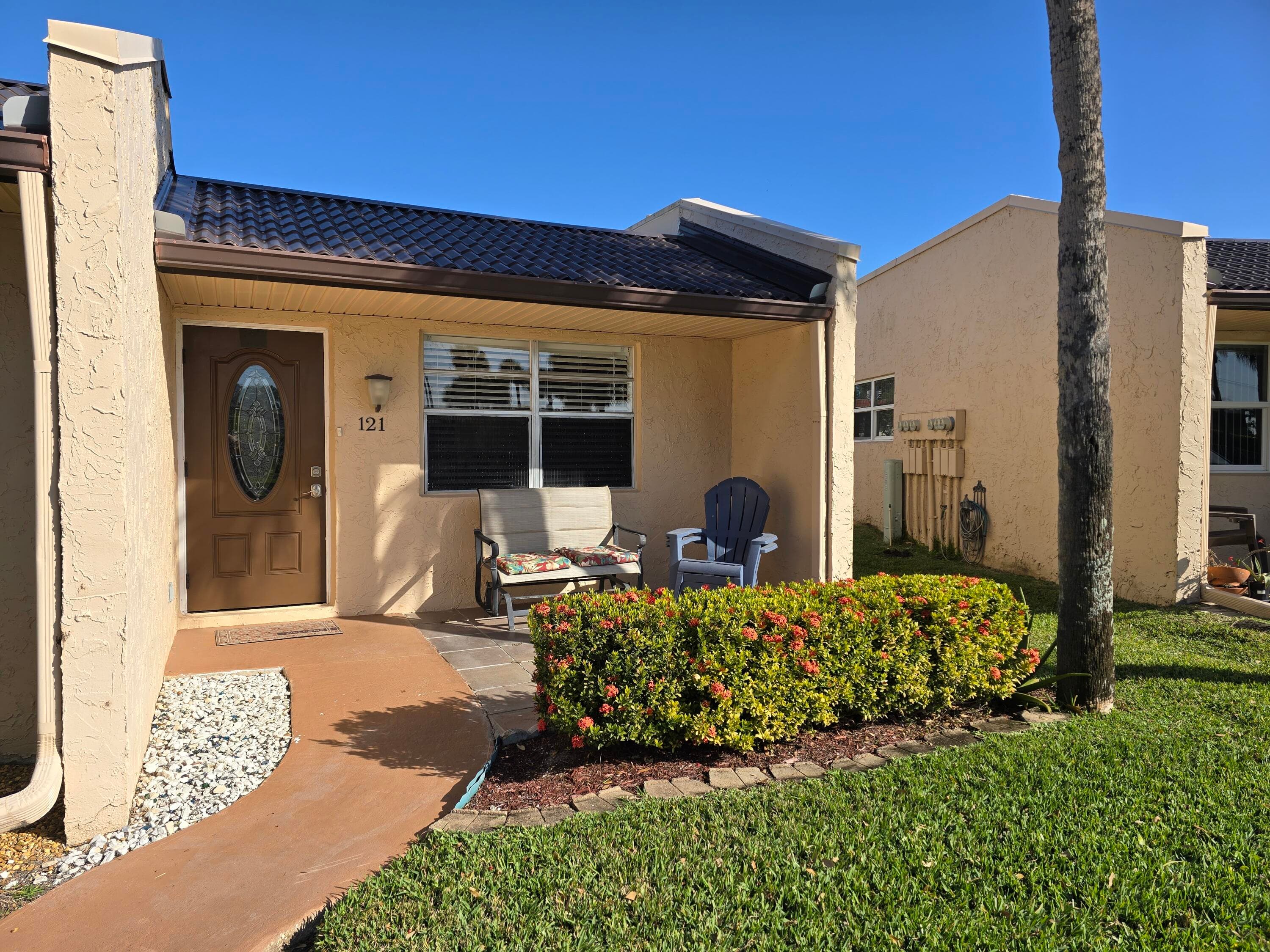 121 Lake Gloria Drive