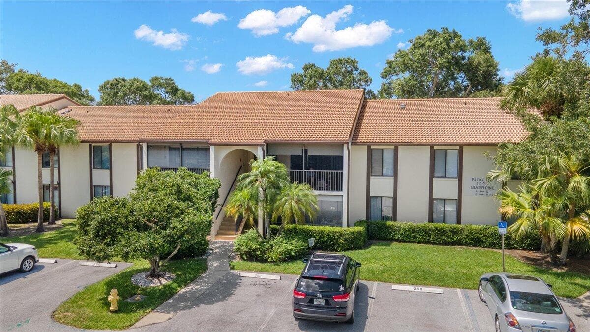 1995 SW Silver Pine Way #Bldg 119 H1