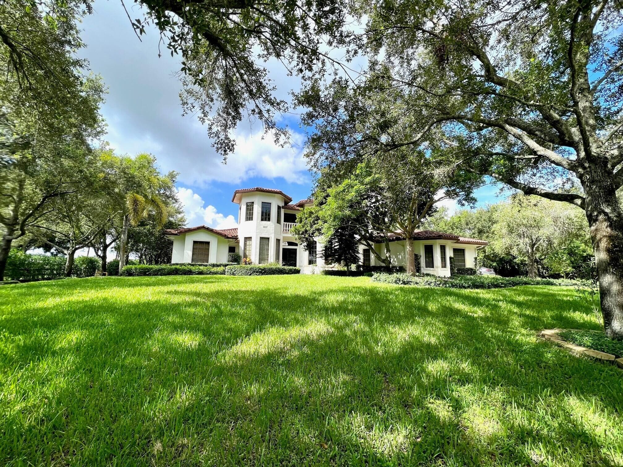 2957 Appaloosa Trail N