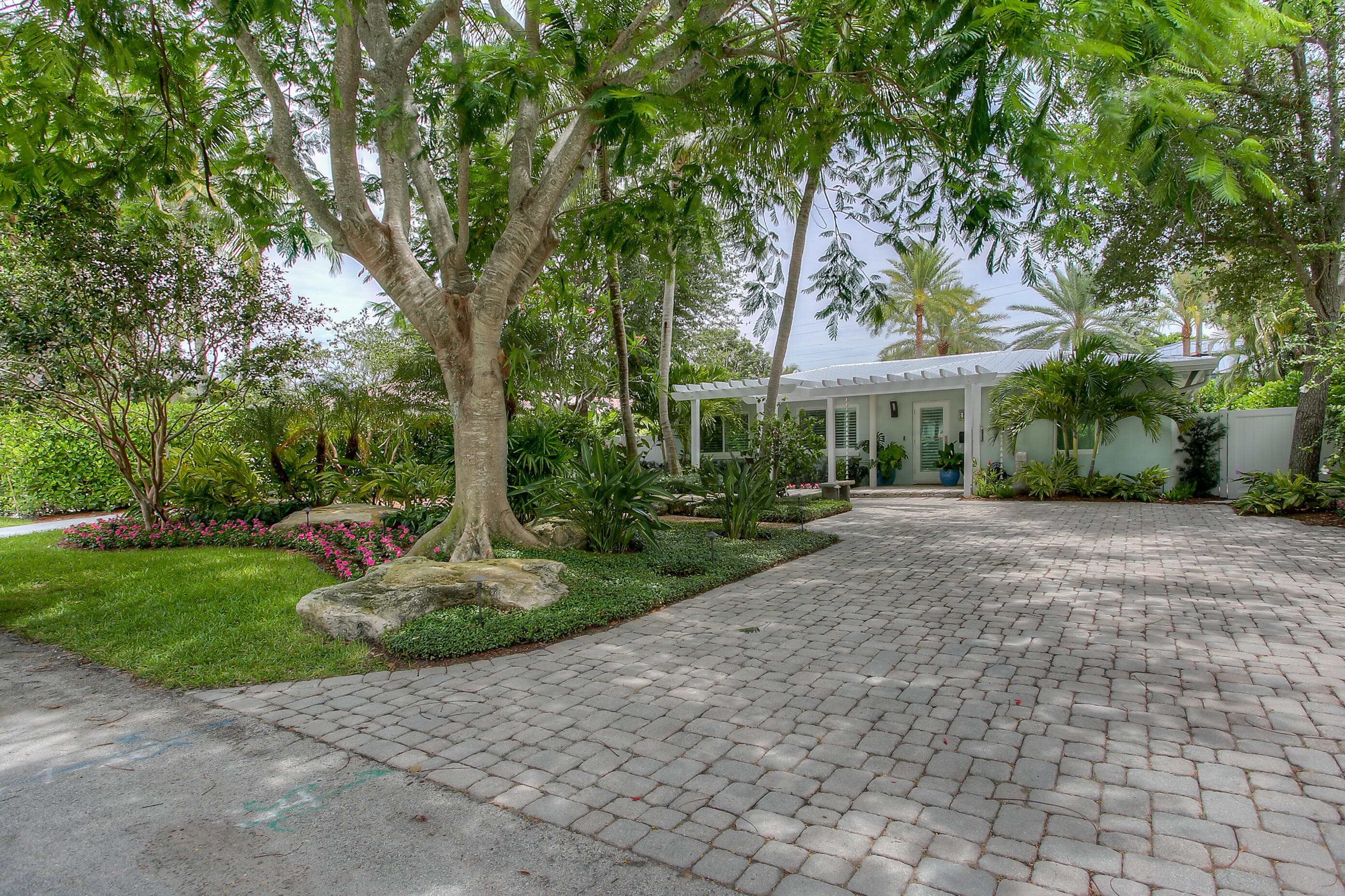 322 NW 16th Street