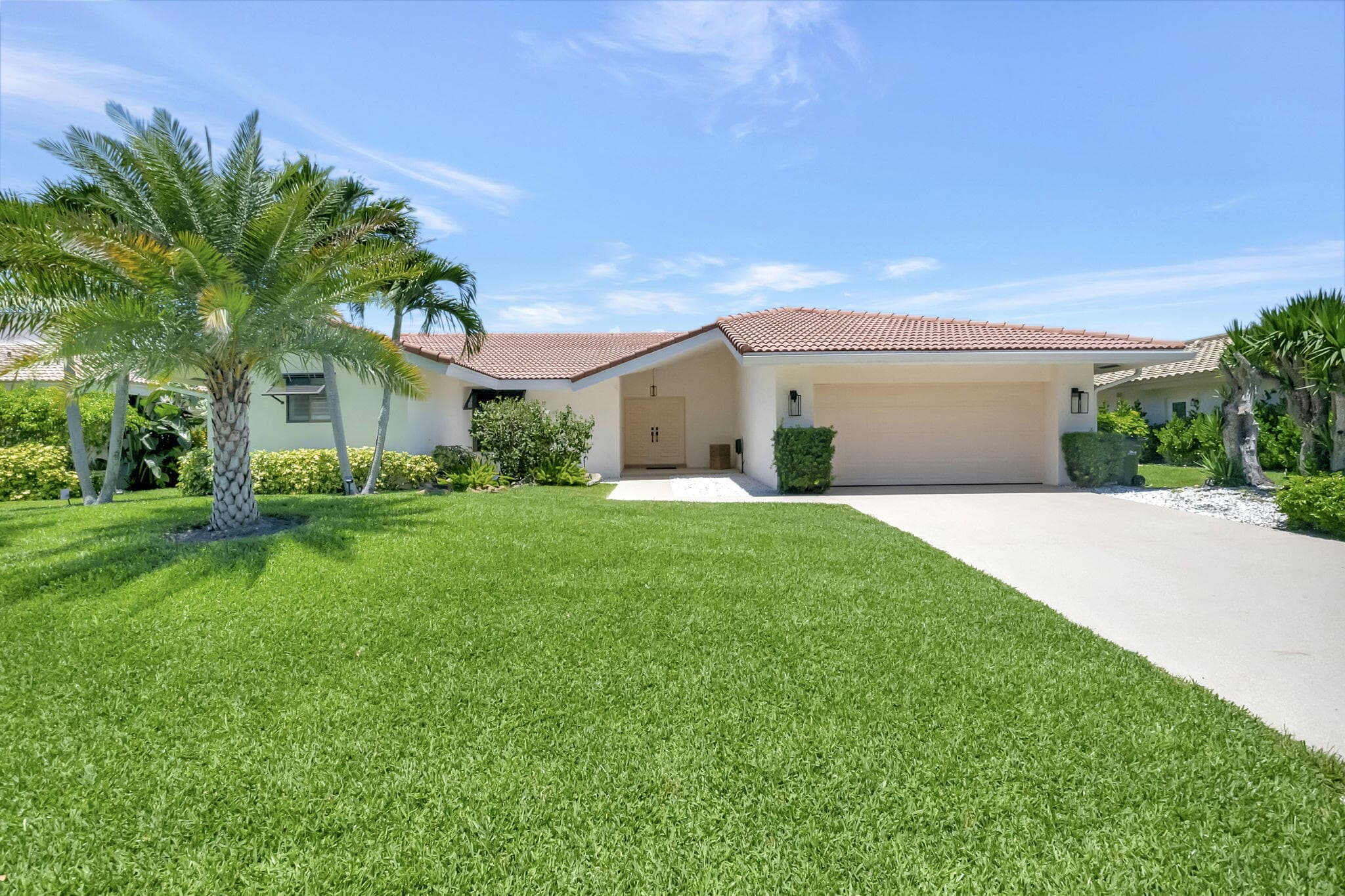 902 Foxpointe Circle