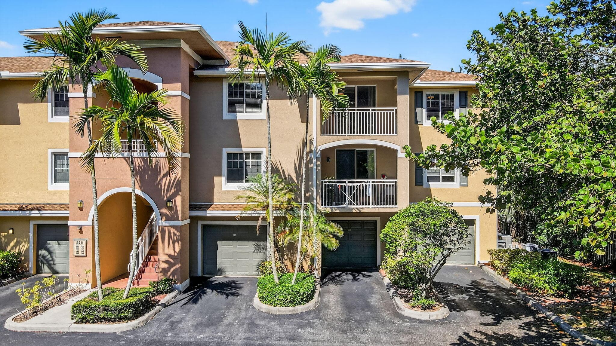 6511 Emerald Dunes Drive #304