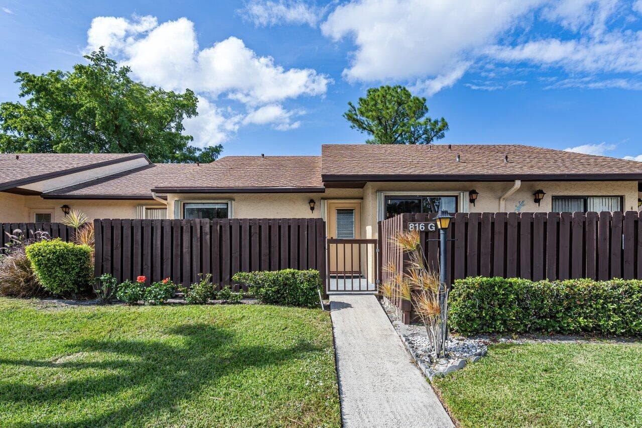 816 Sky Pine Way #G