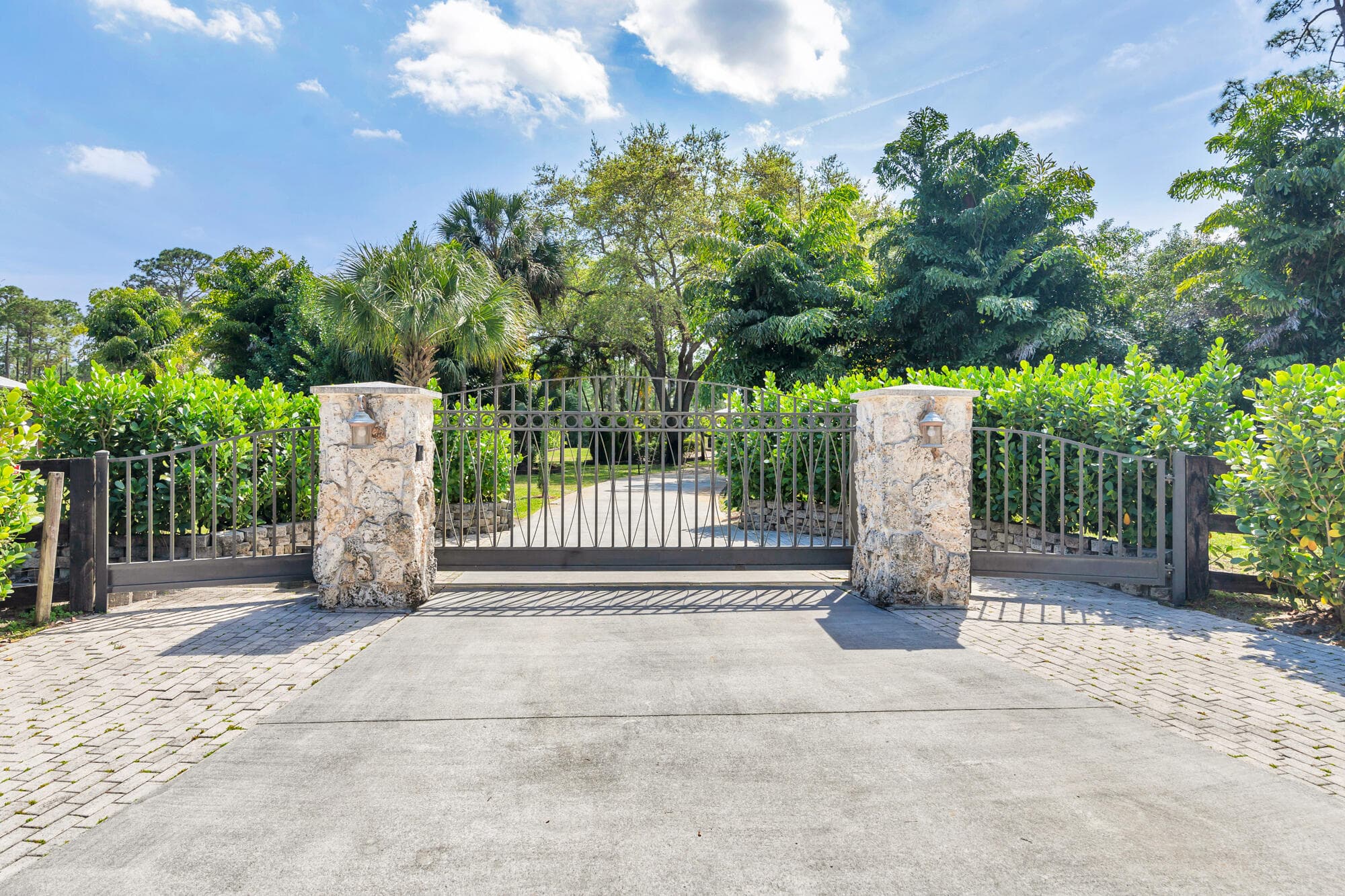 14204 Broken Wing Lane