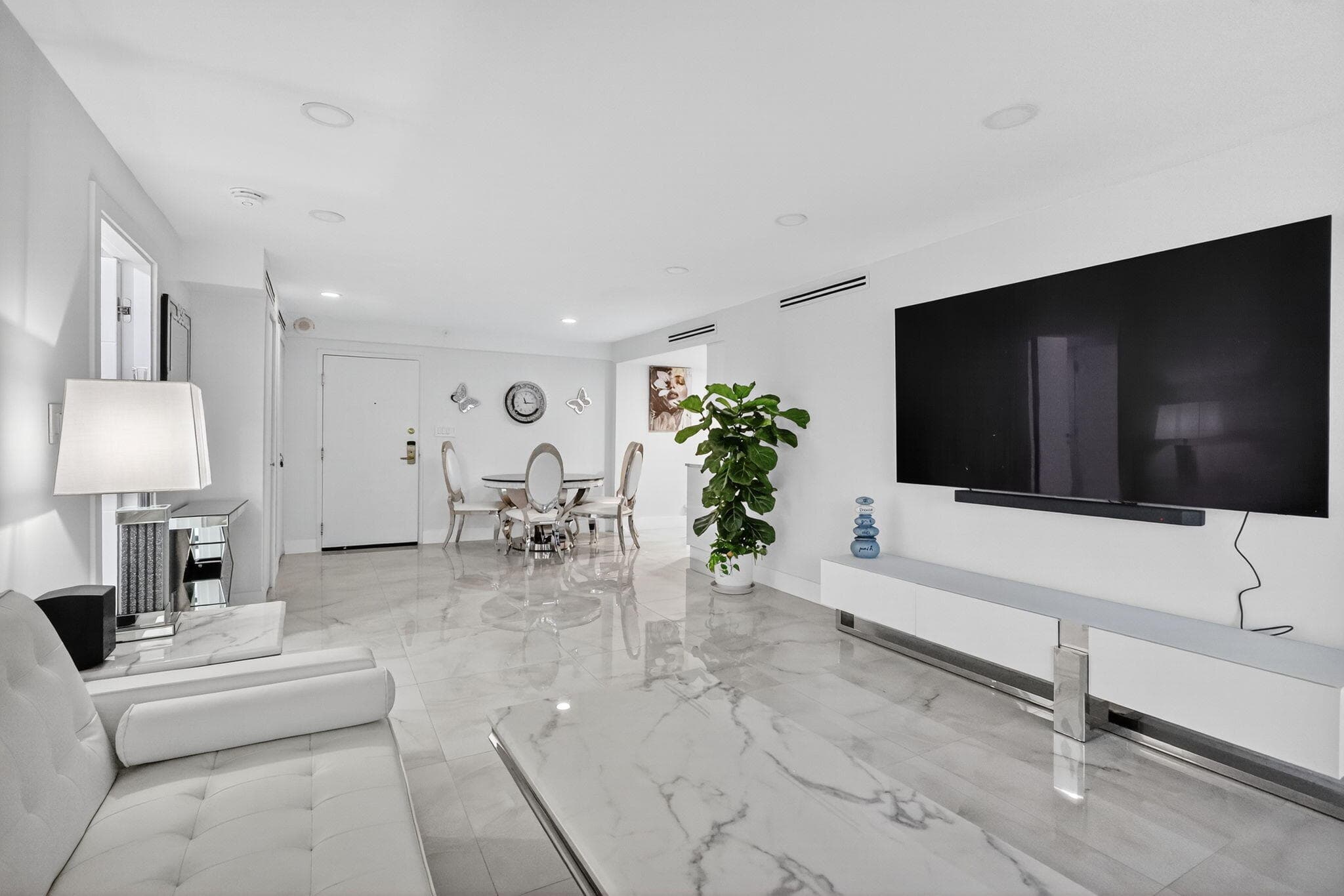 5225 Collins Avenue #1408