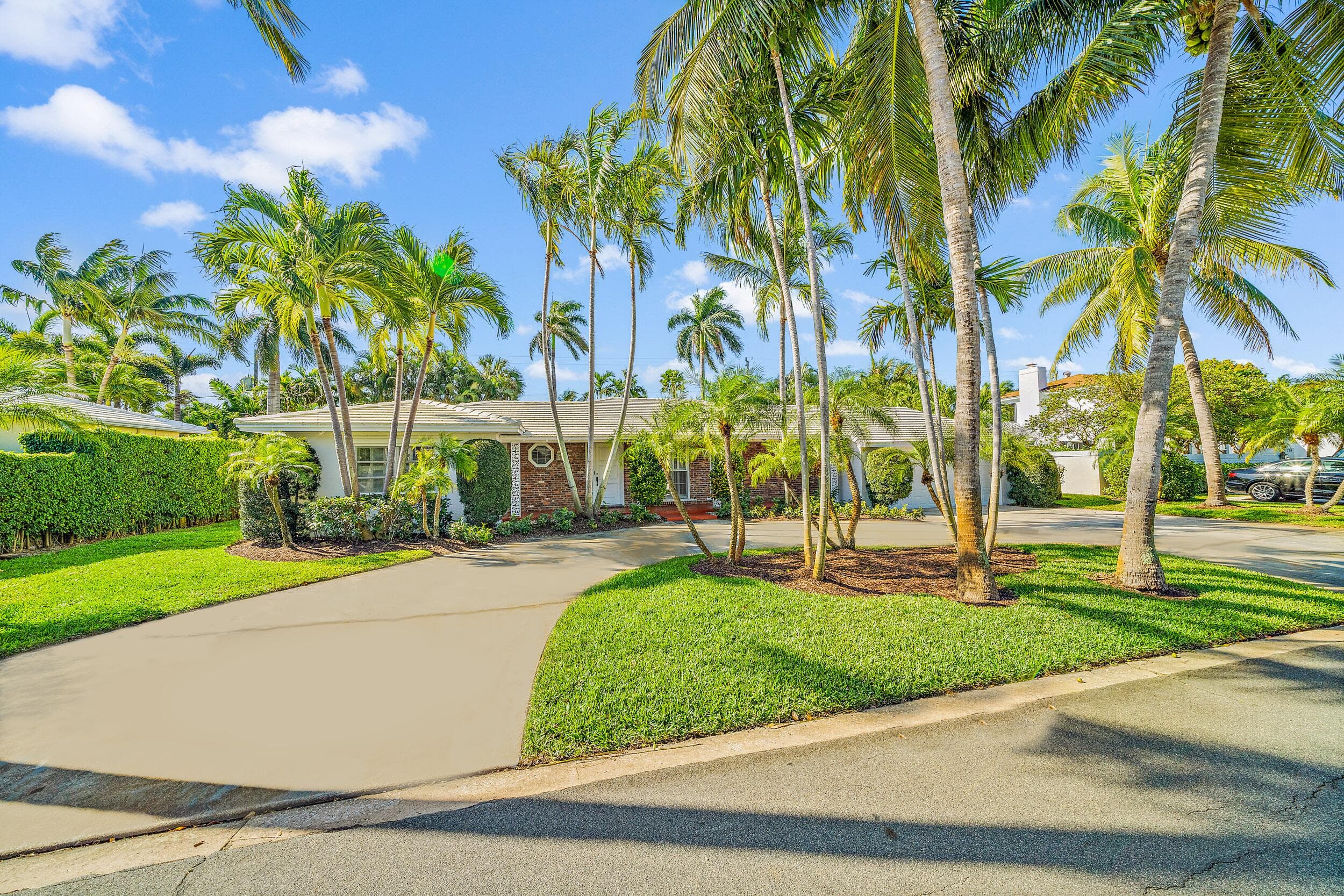 210 Russlyn Drive