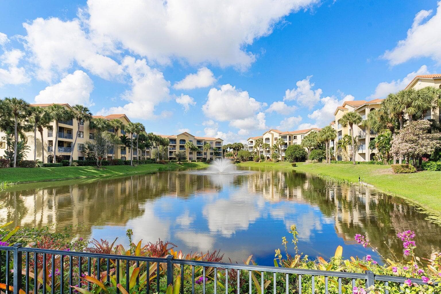 700 Uno Lago Drive #303