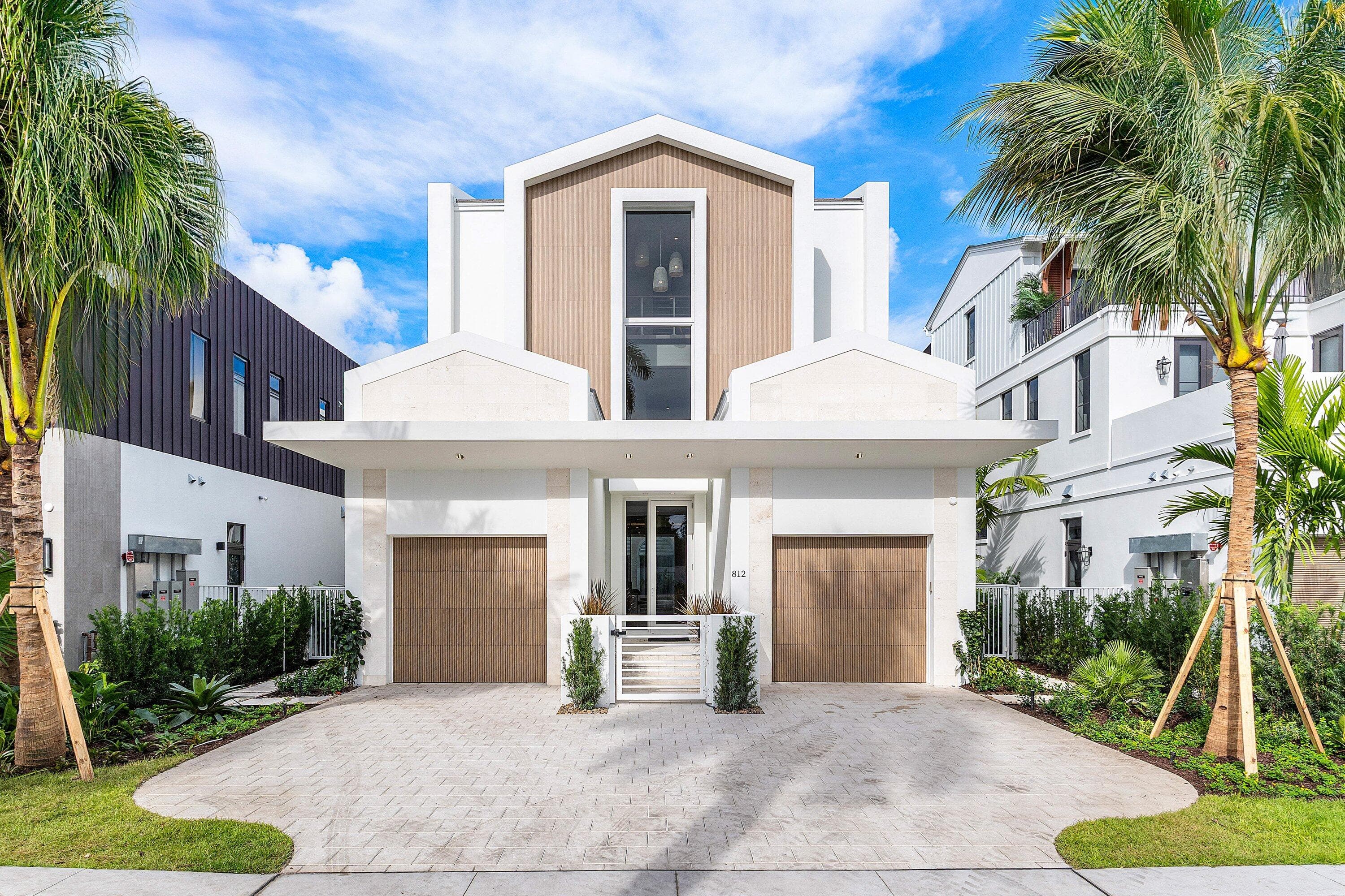812 Palm Trail