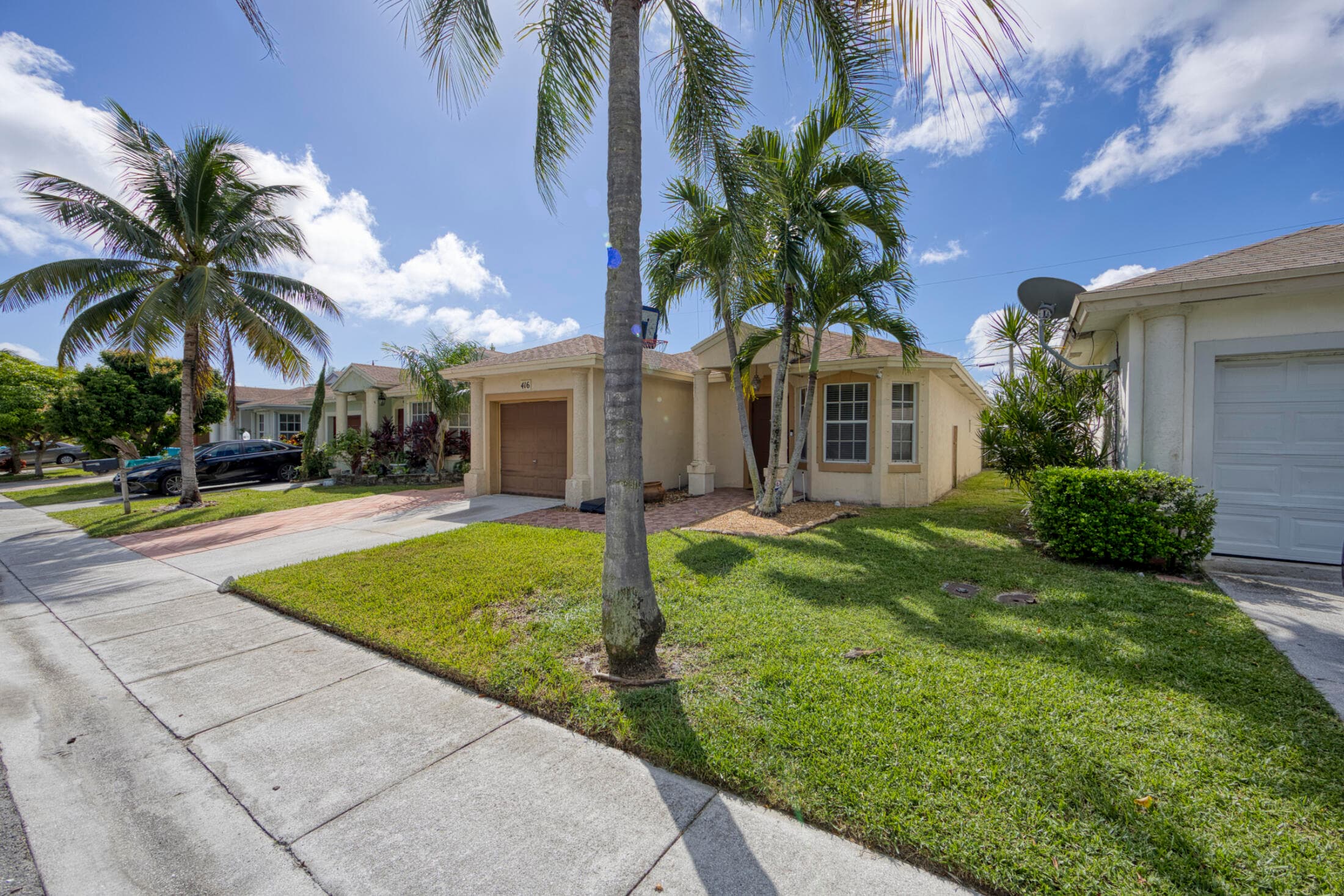 416 Circle Drive S