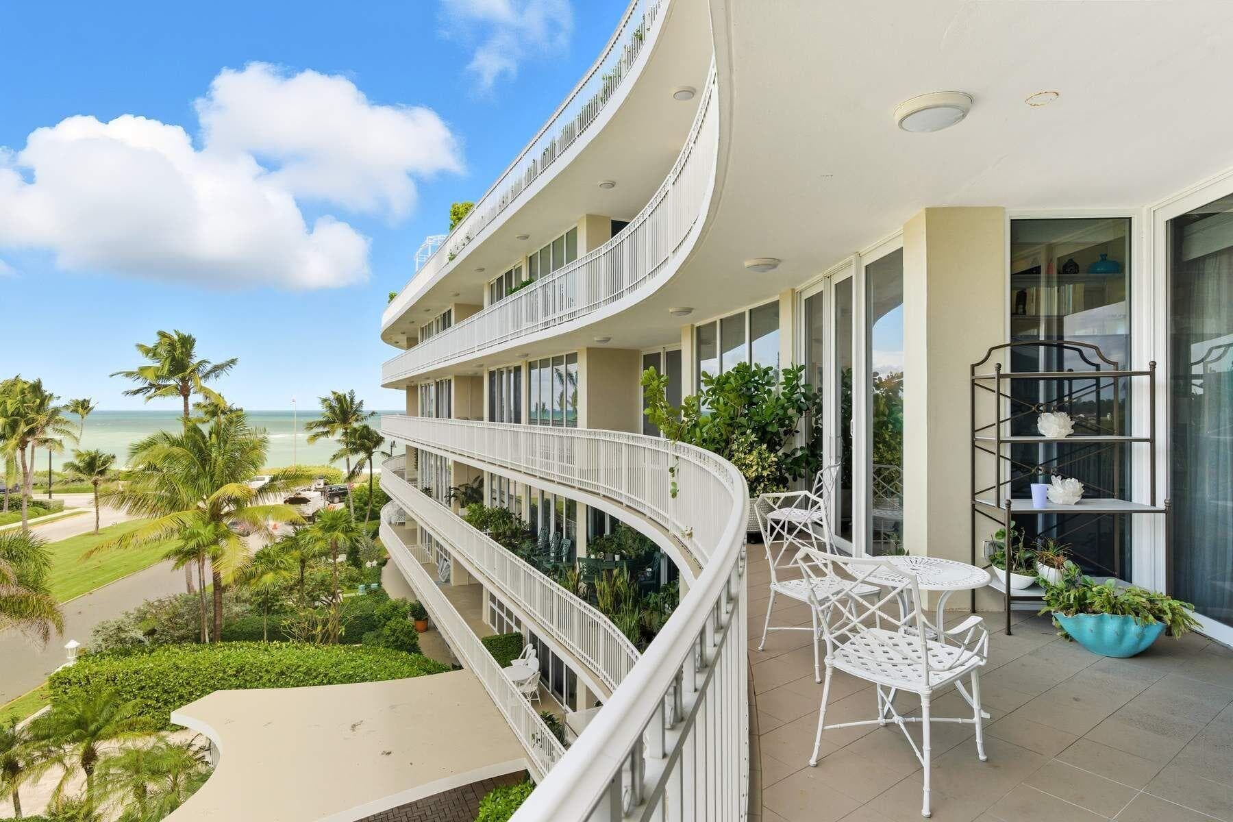 100 Royal Palm Way #F4