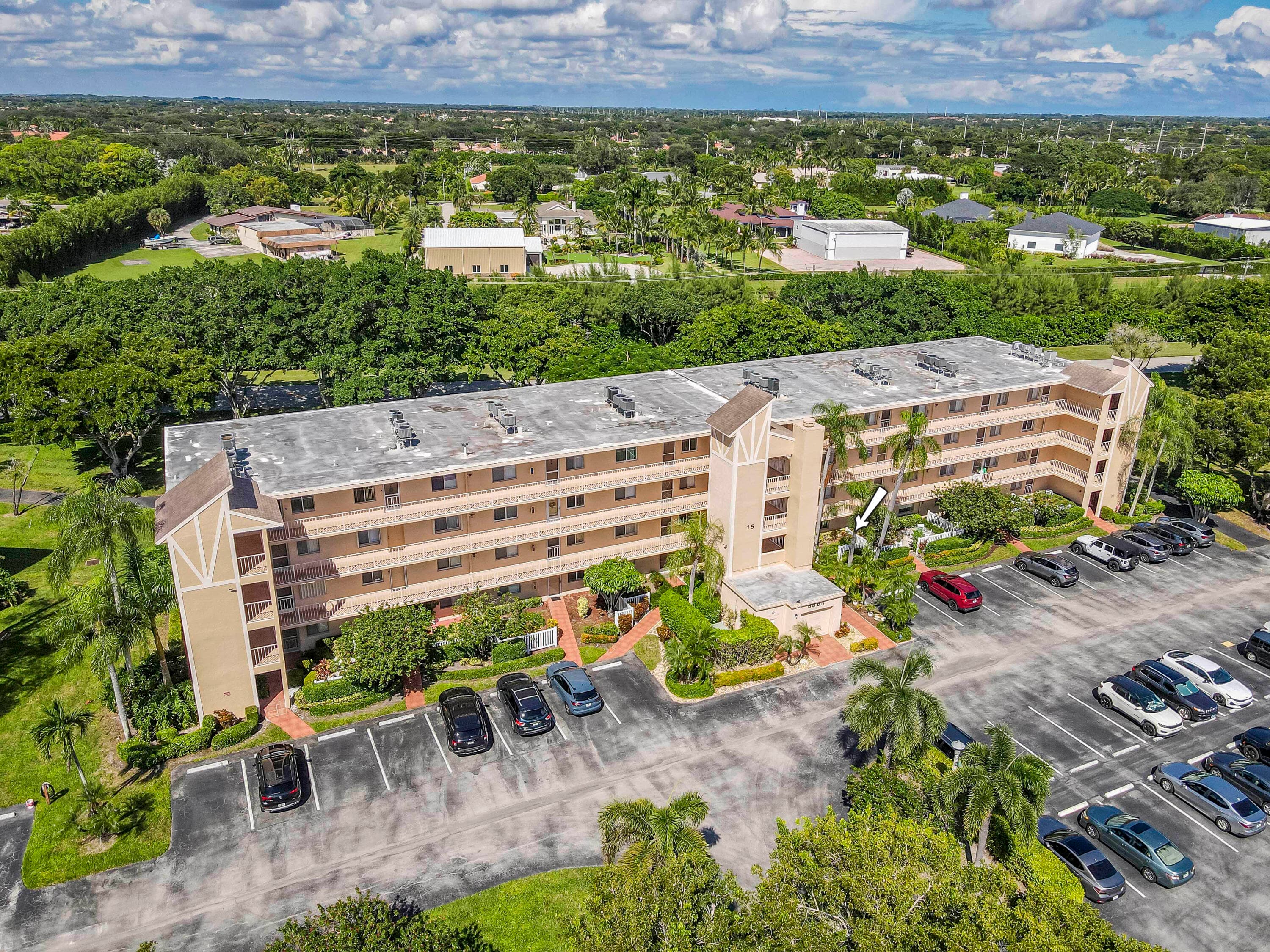 6865 Huntington Lane #105