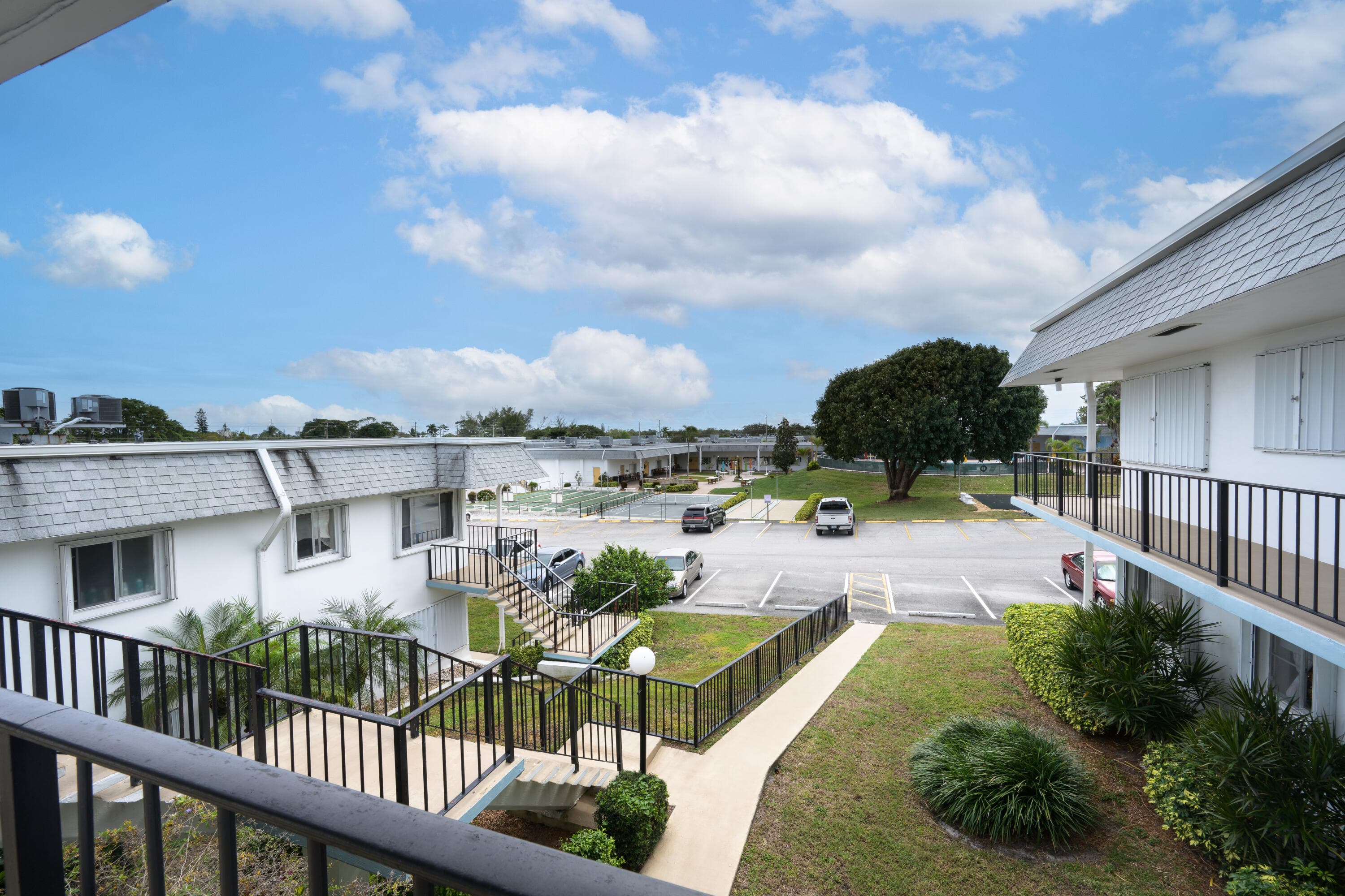 3402 Cynthia Lane #208