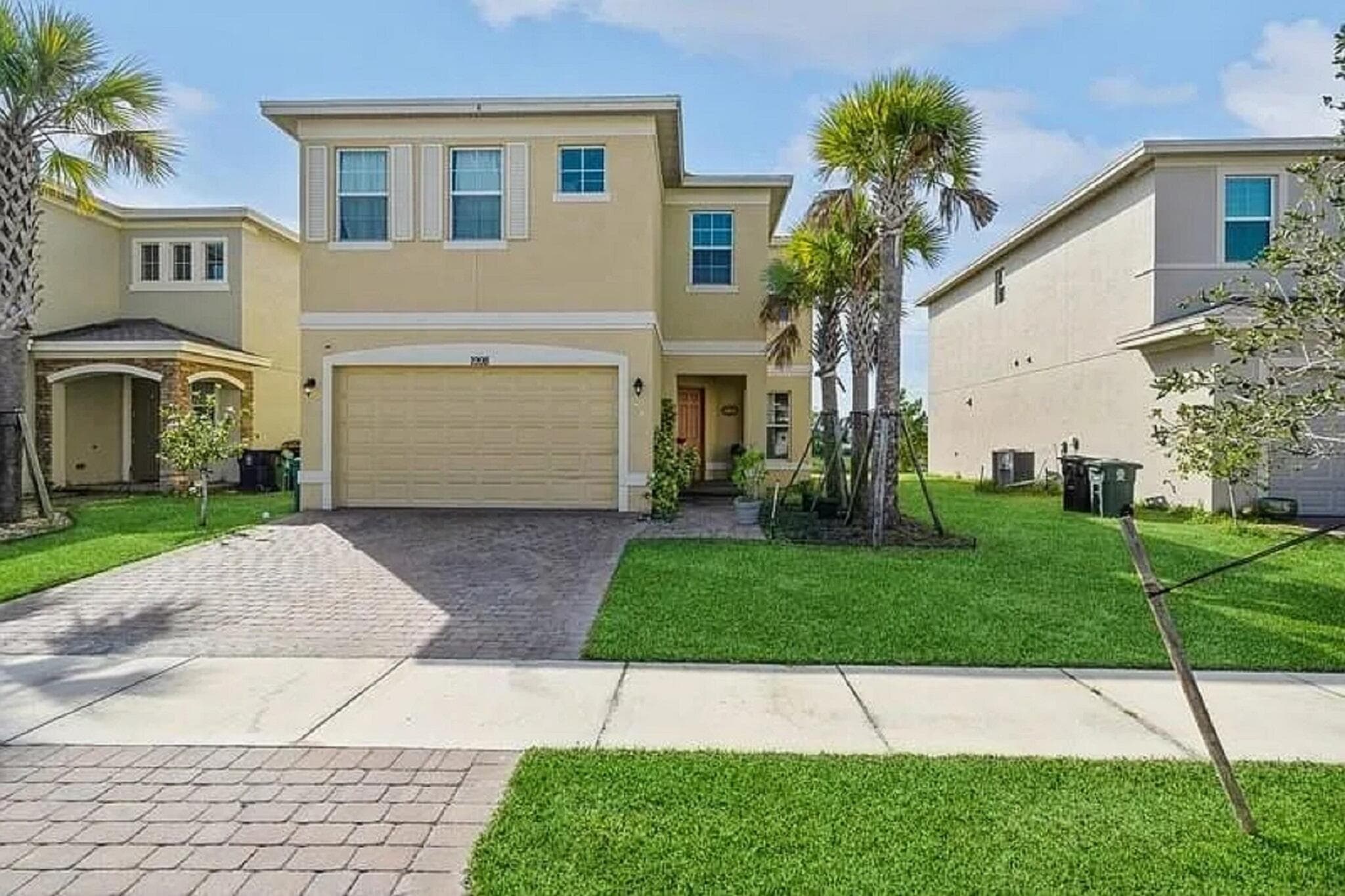 1998 NW Cataluna Circle