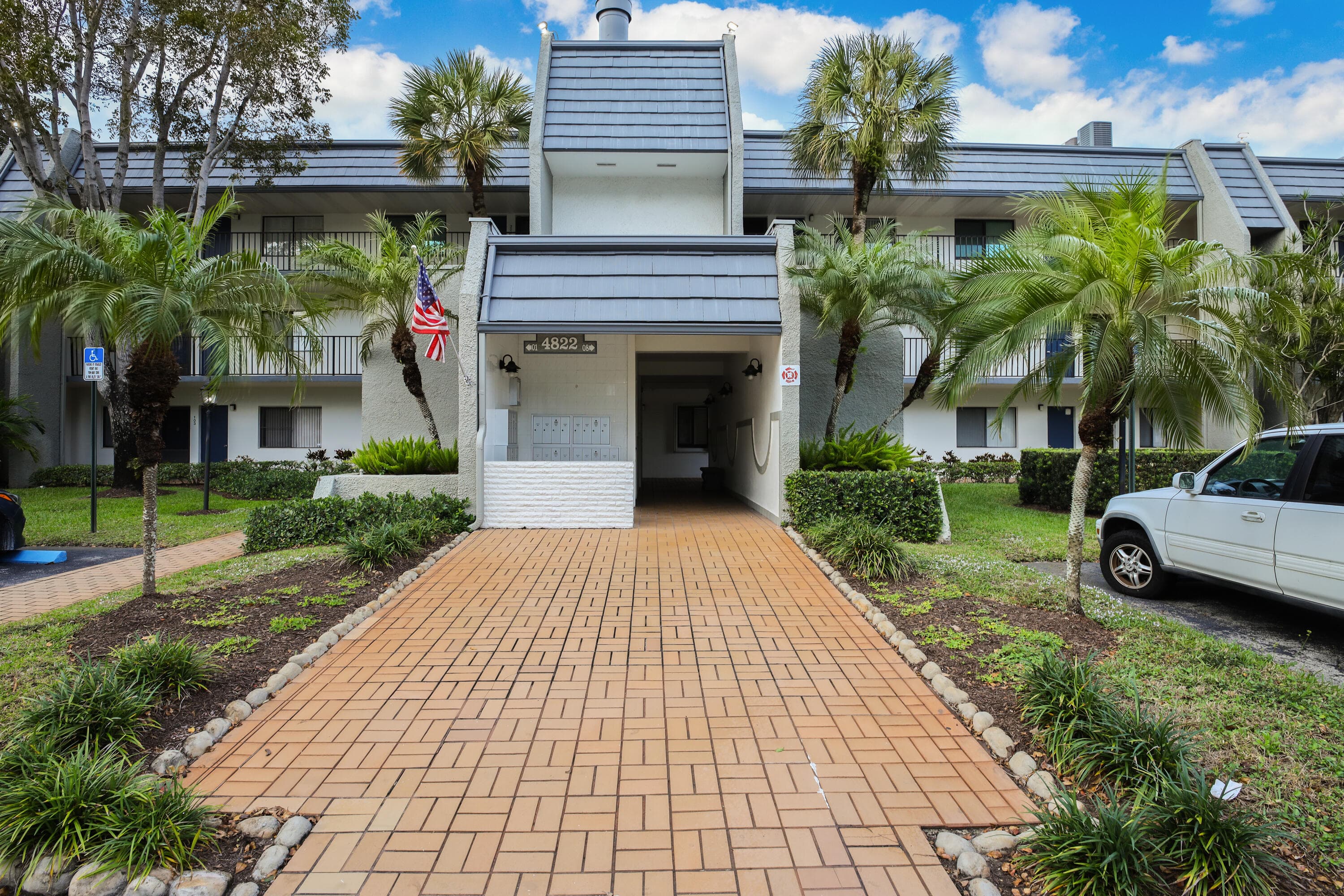 4822 Esedra Court #303