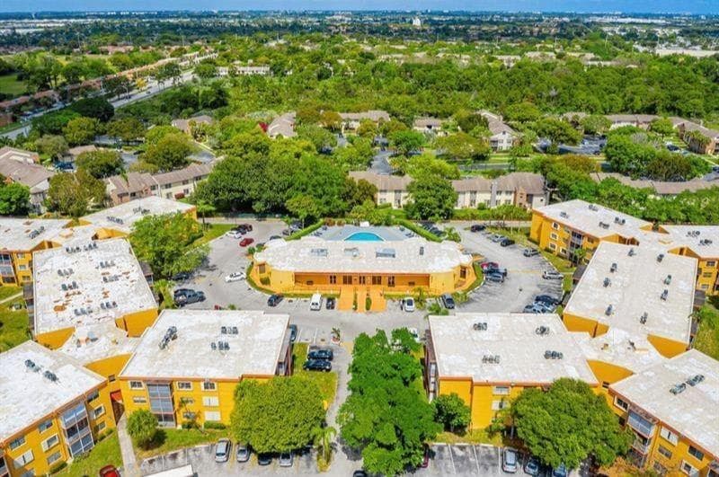 4374 NW 9th Avenue #17-3b