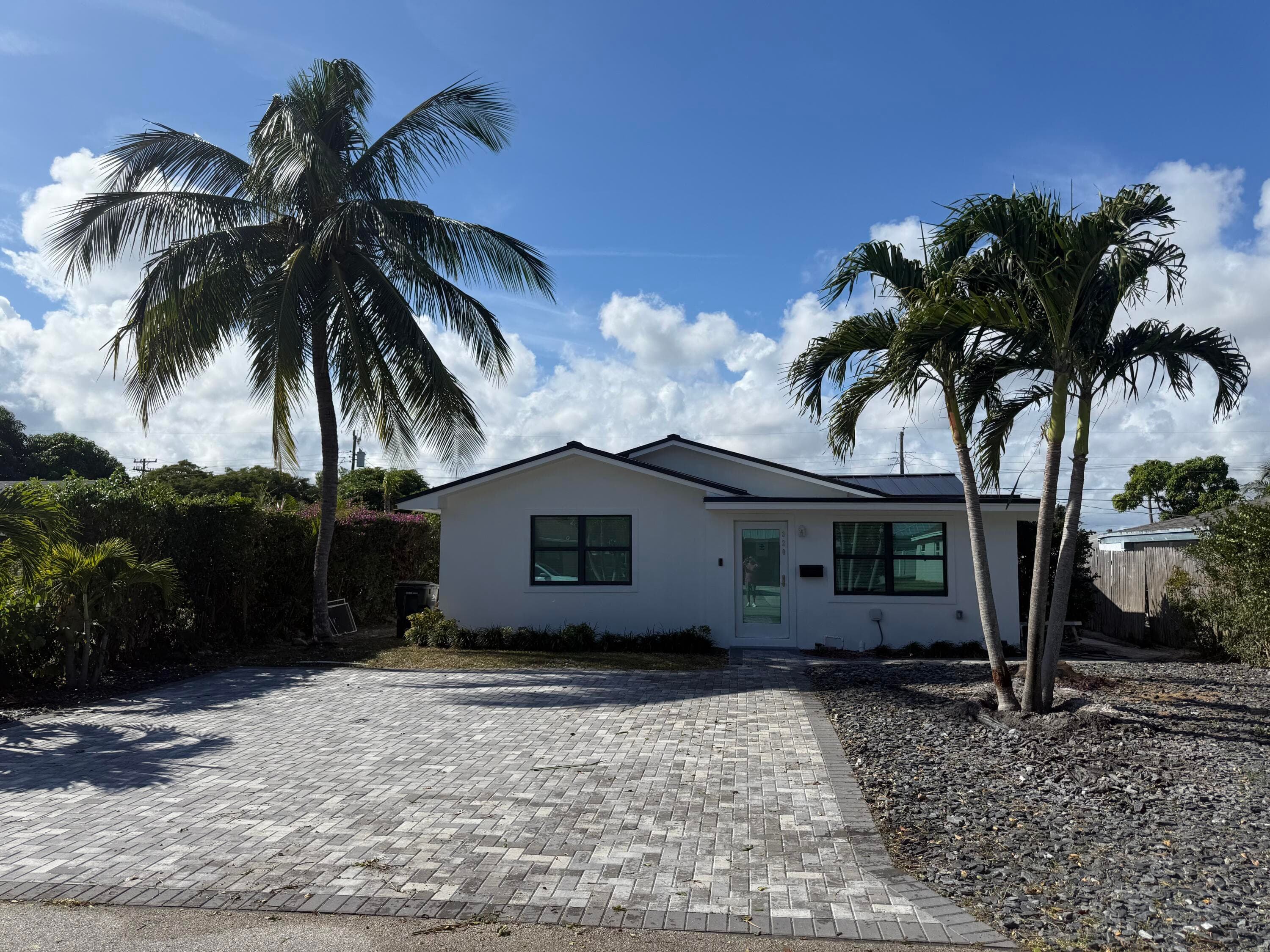 320 NW 3rd Avenue