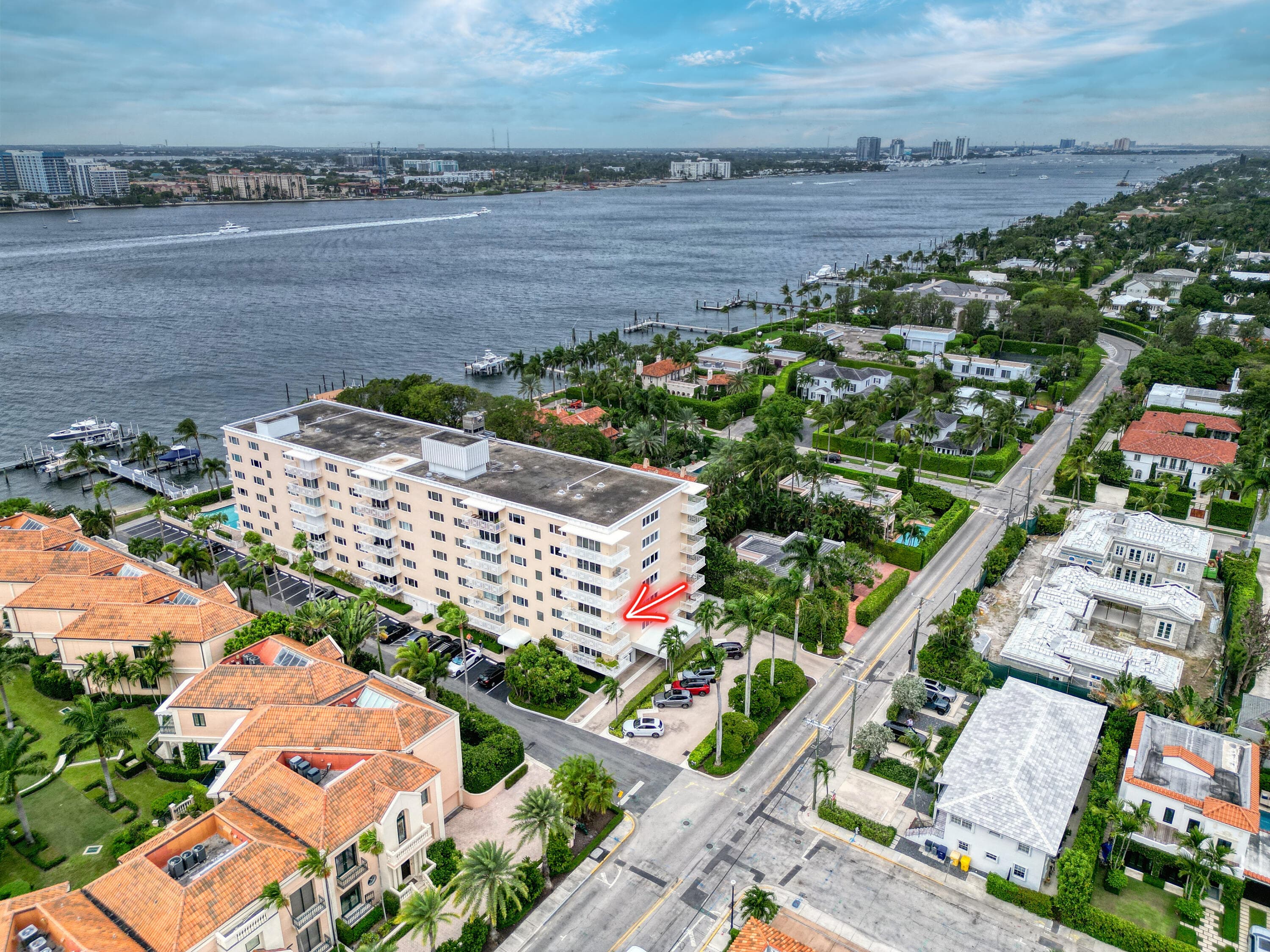 250 N Bradley Place #402