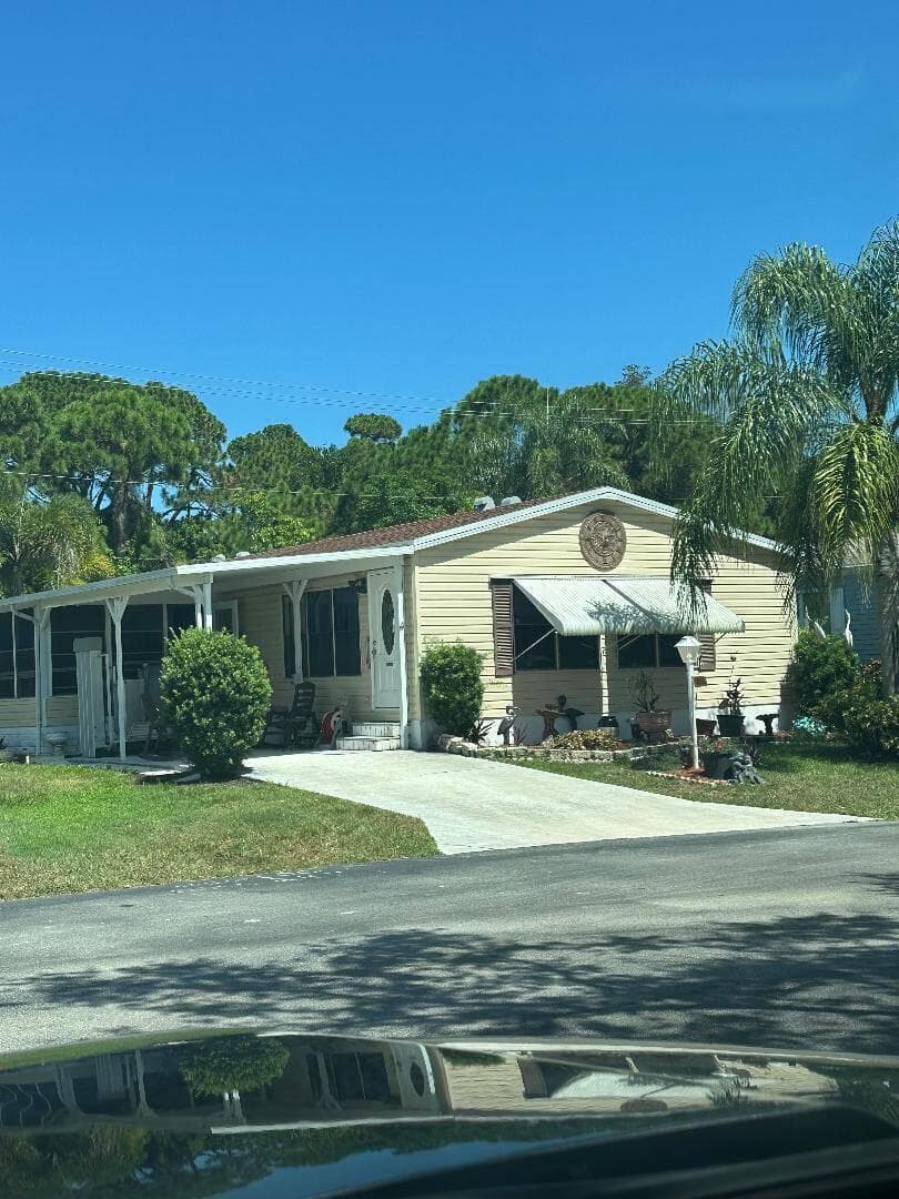 456 Tropical Isles Circle