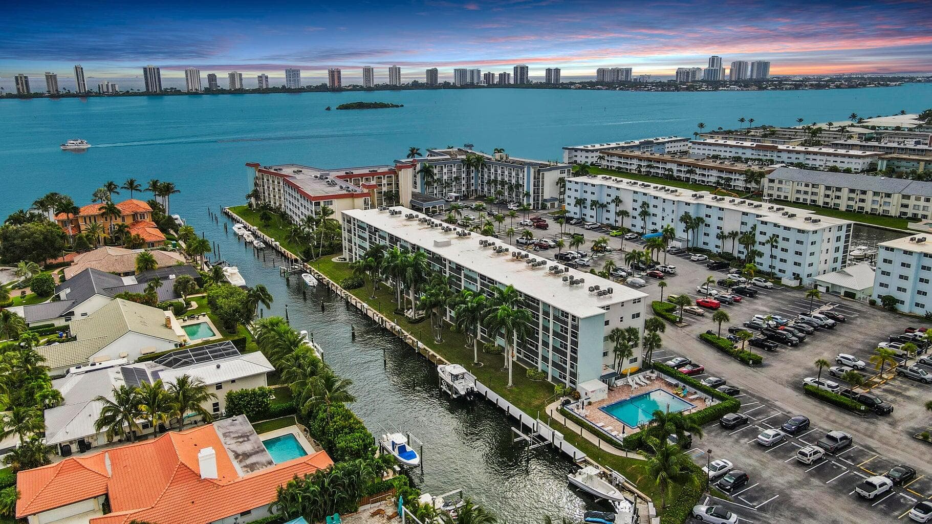 109 Paradise Harbour Boulevard #409