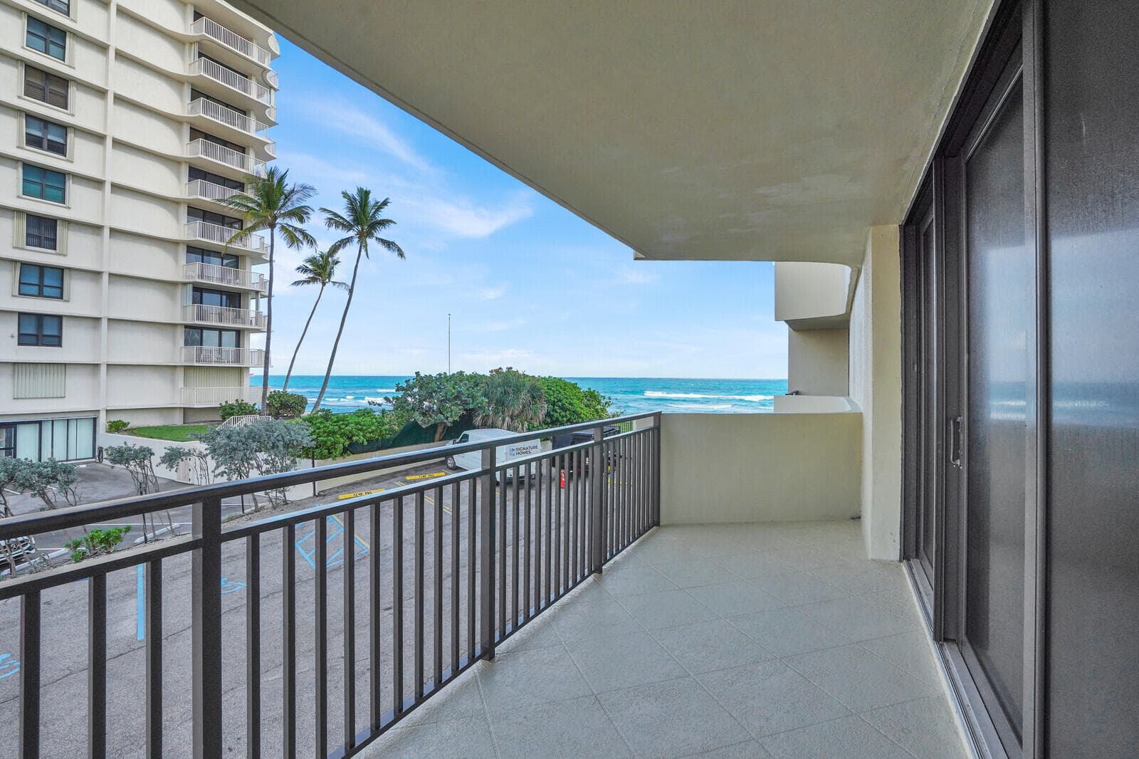5460 N Ocean Drive #1d