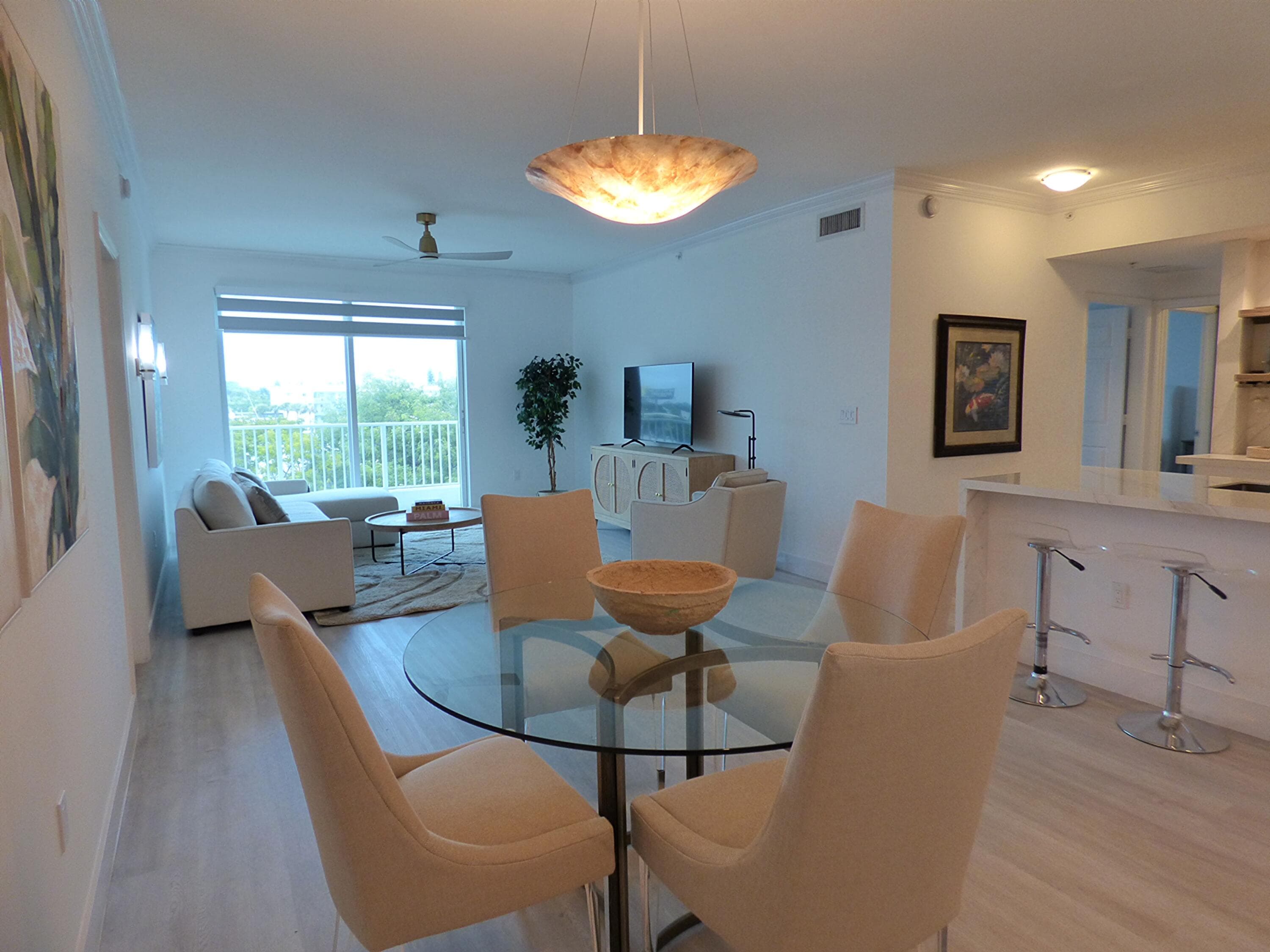 802 W Windward Way #303