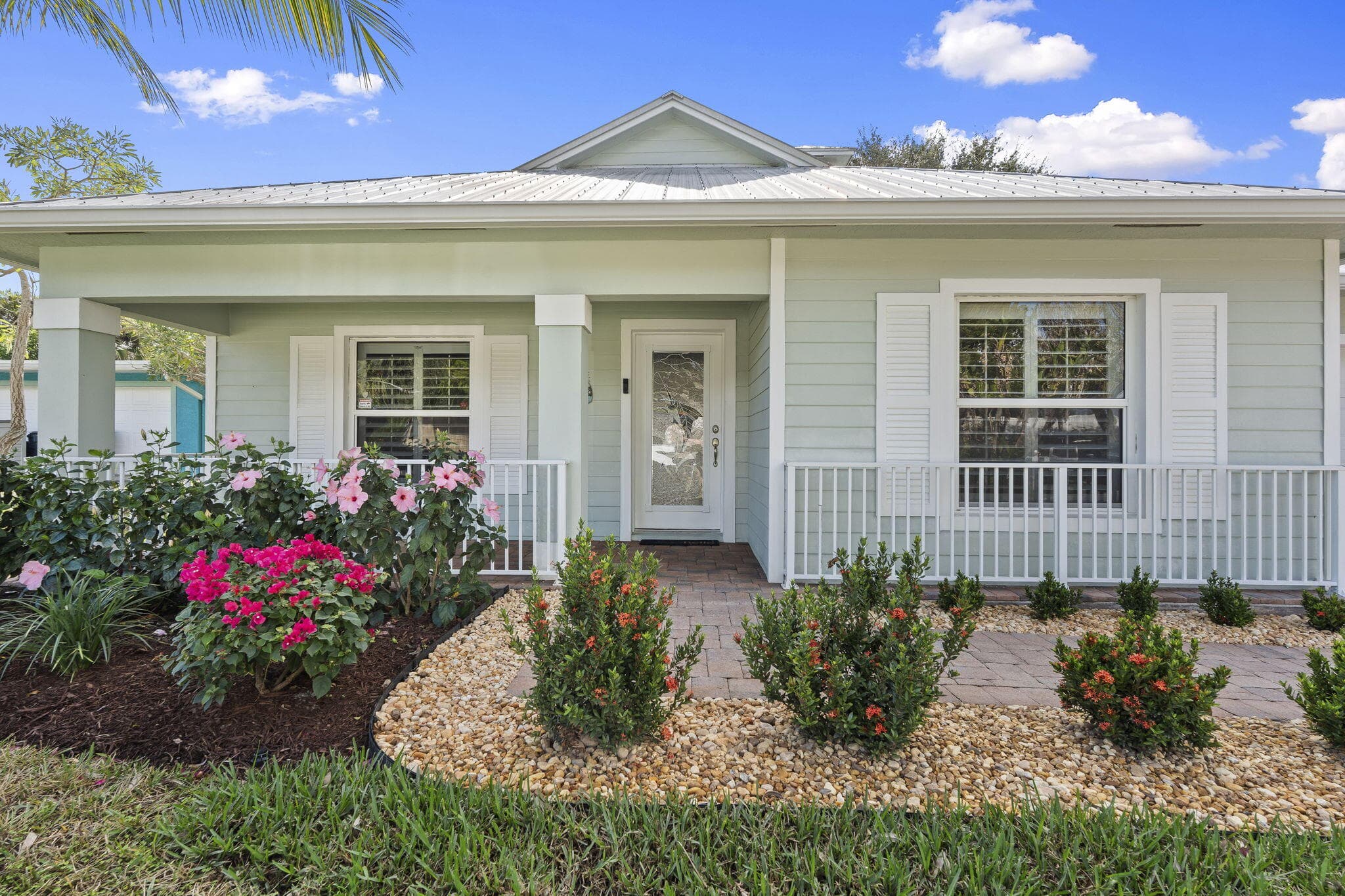339 SW Winnachee Drive