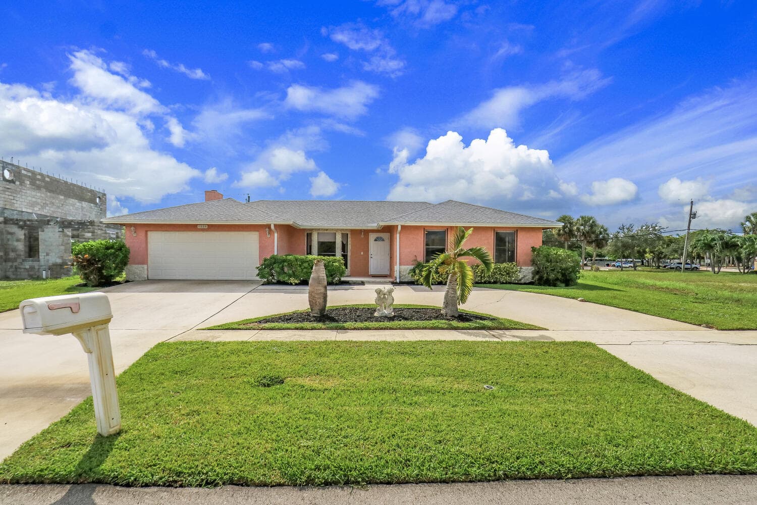 1334 N Mangonia Drive Drive