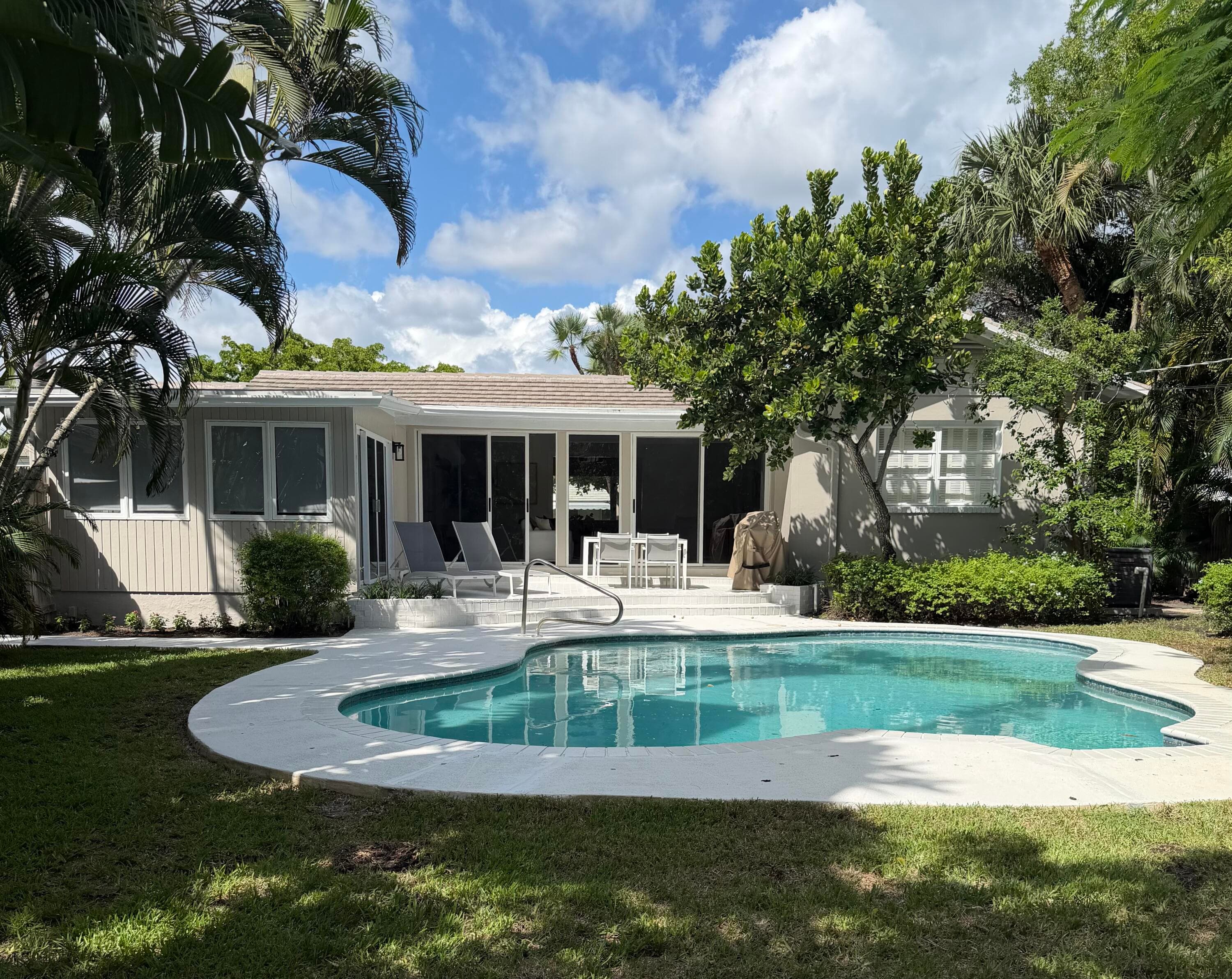 210 Miramar Way