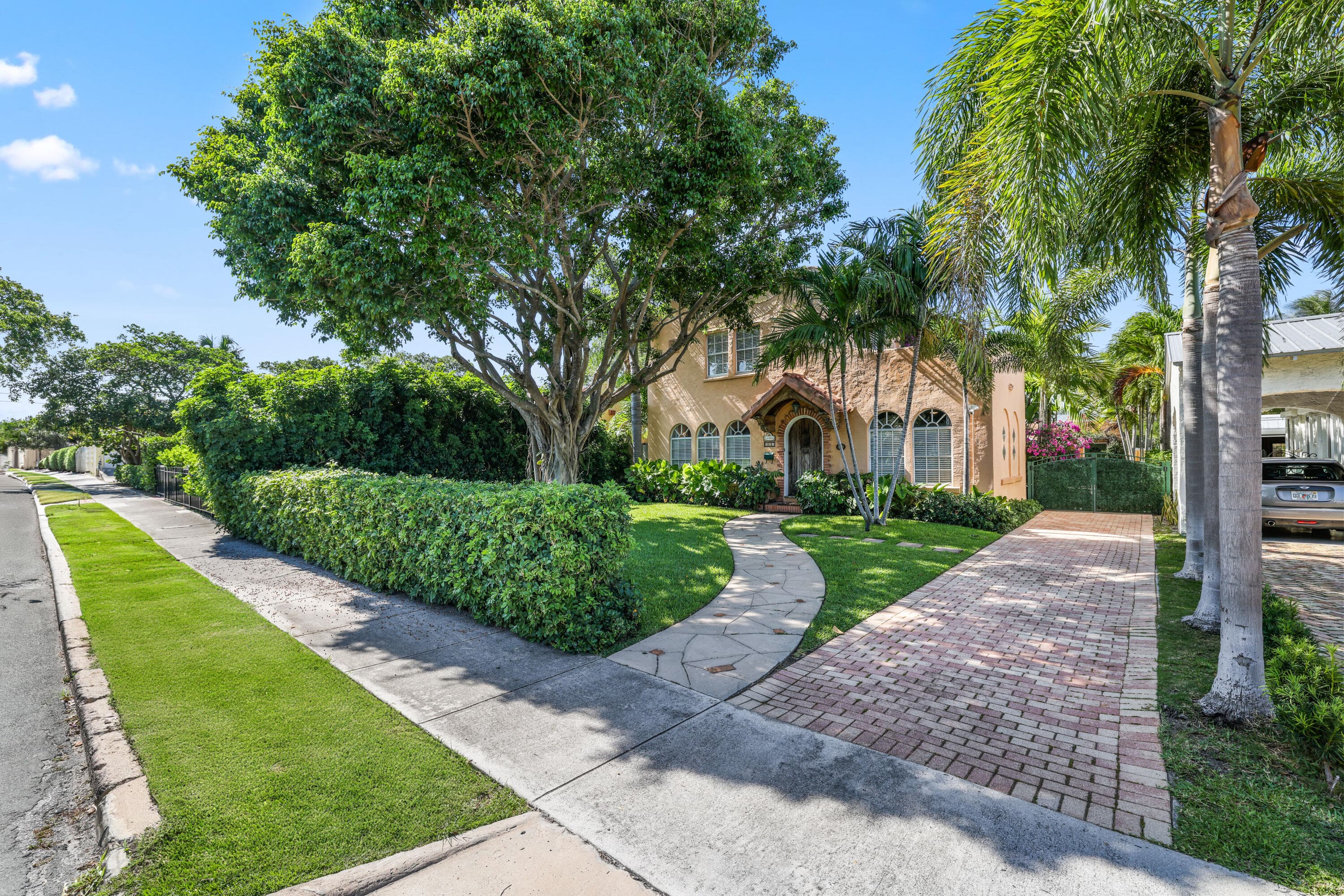 325 Greymon Drive