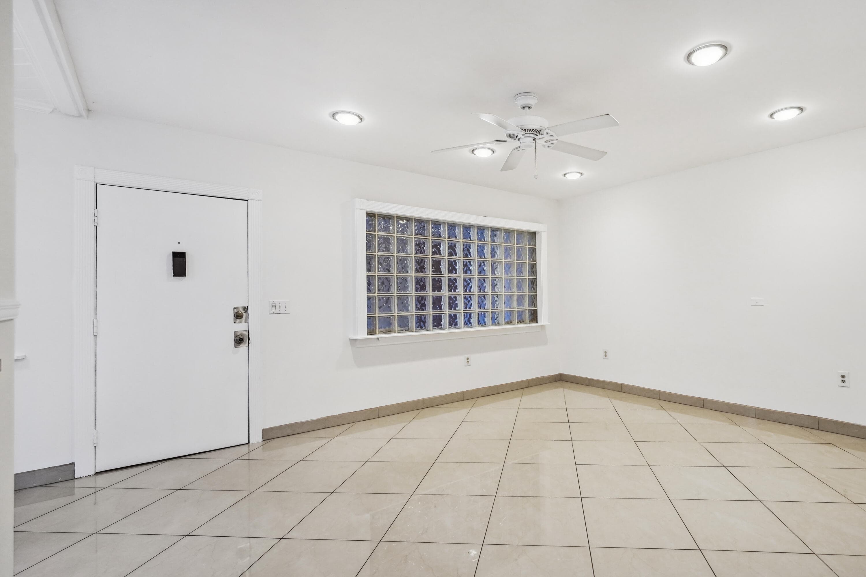2878 Donnelly Drive #106
