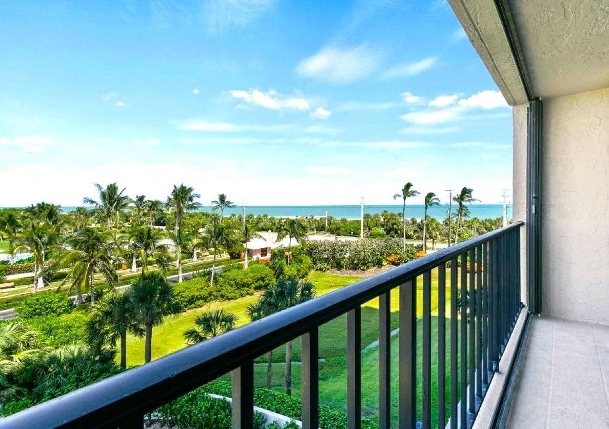 5047 N Highway A1a #404