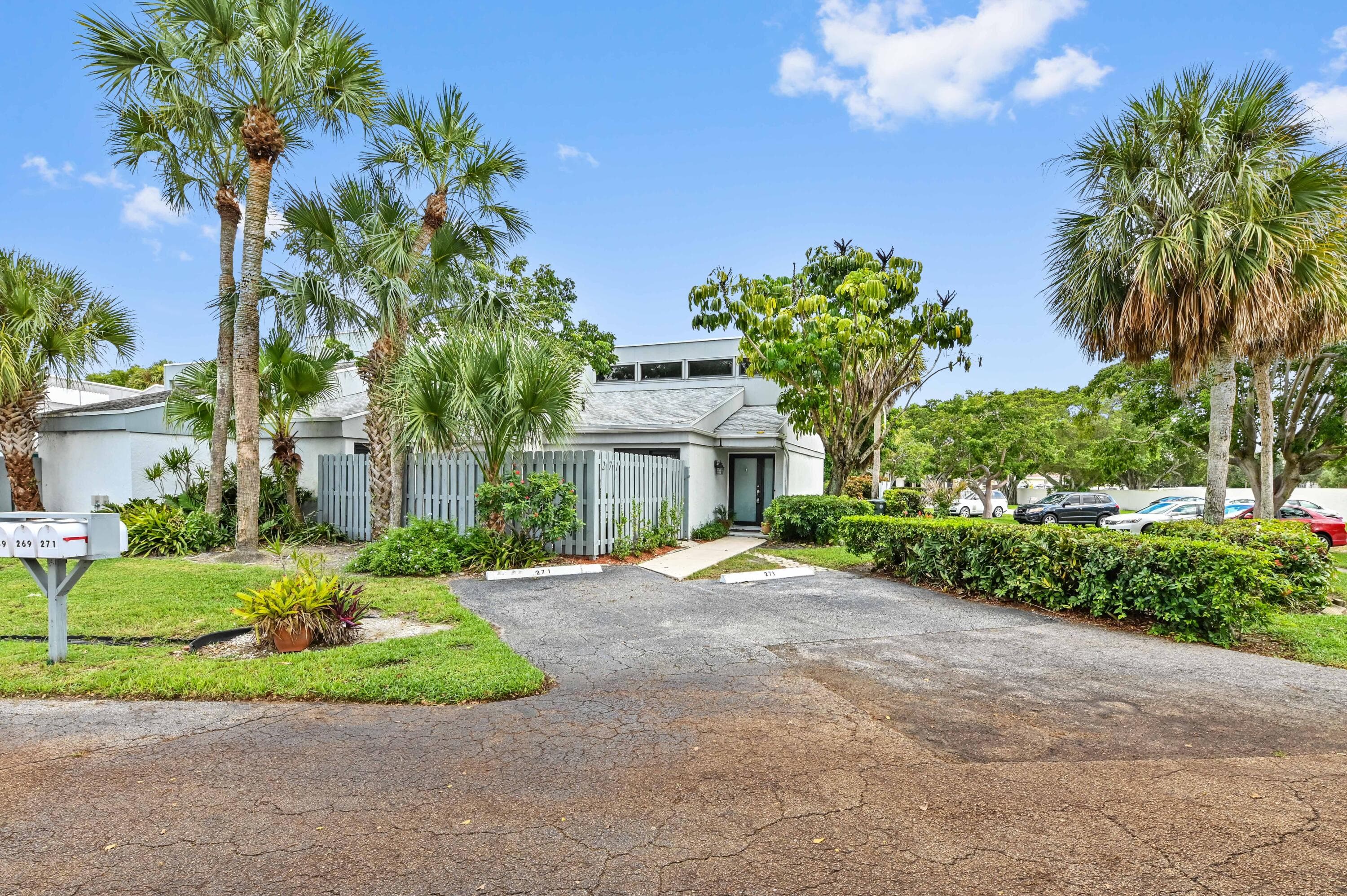 271 NW 15th Street