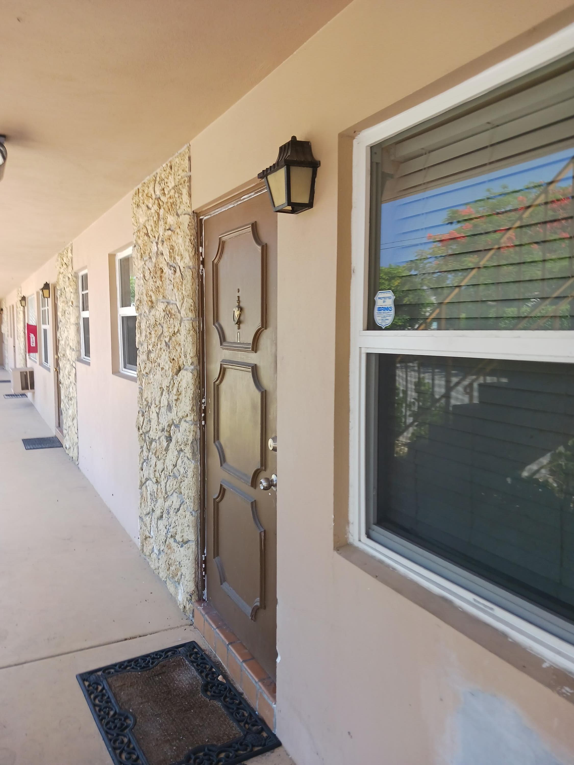 101 S L Street #1