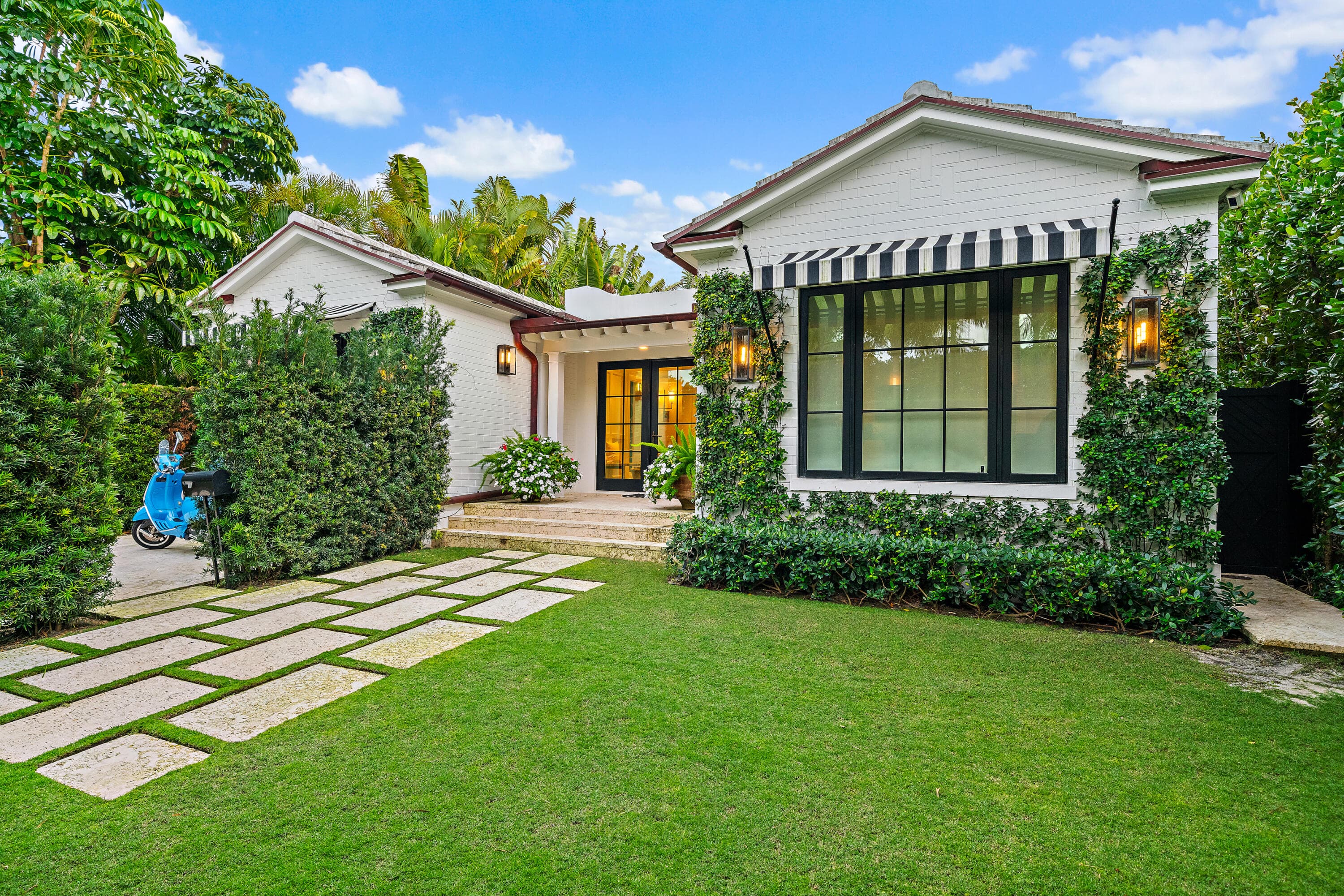 160 Chilean Avenue