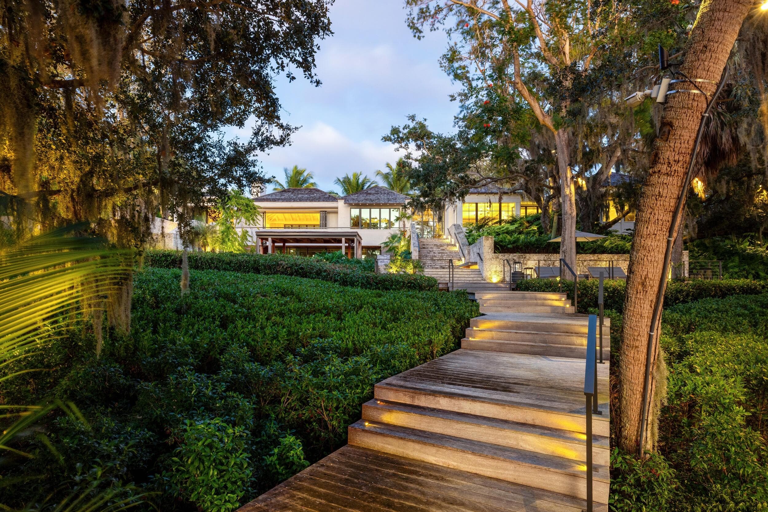 109 S River Road