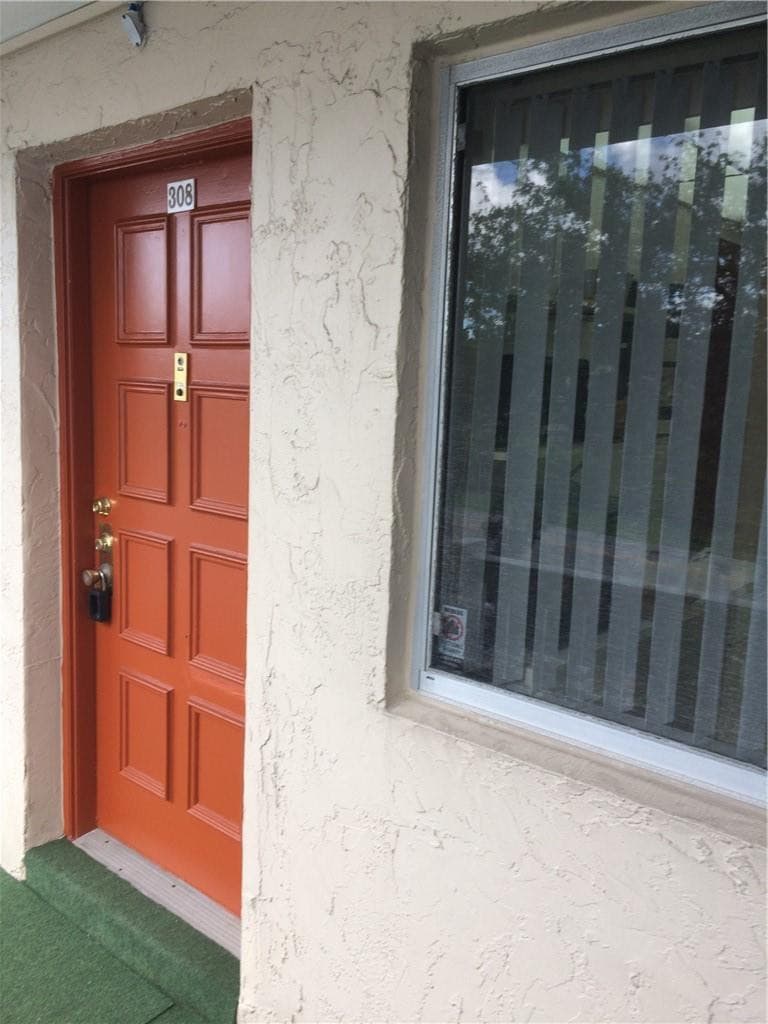 3571 Inverrary Drive #308