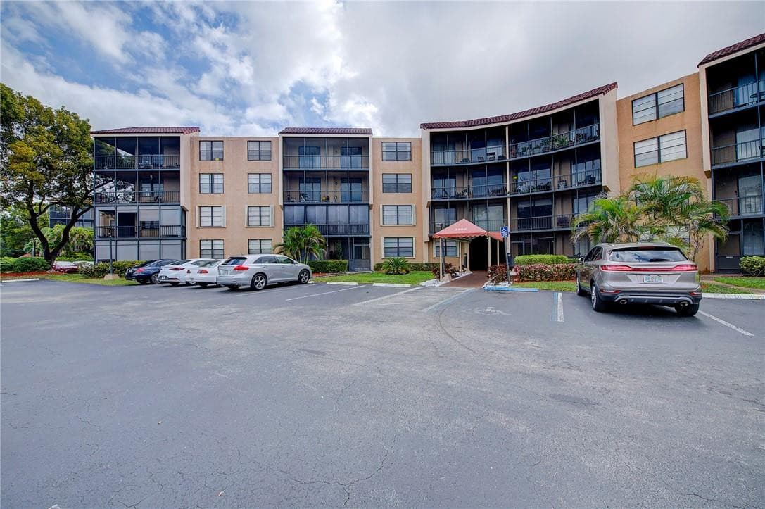 3900 N Hills Drive #405
