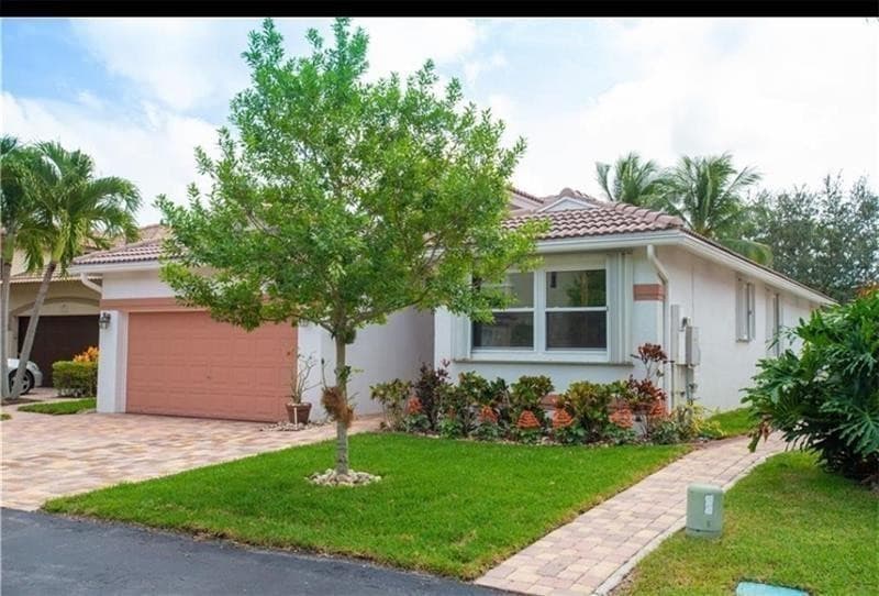 3576 Canary Palm Court