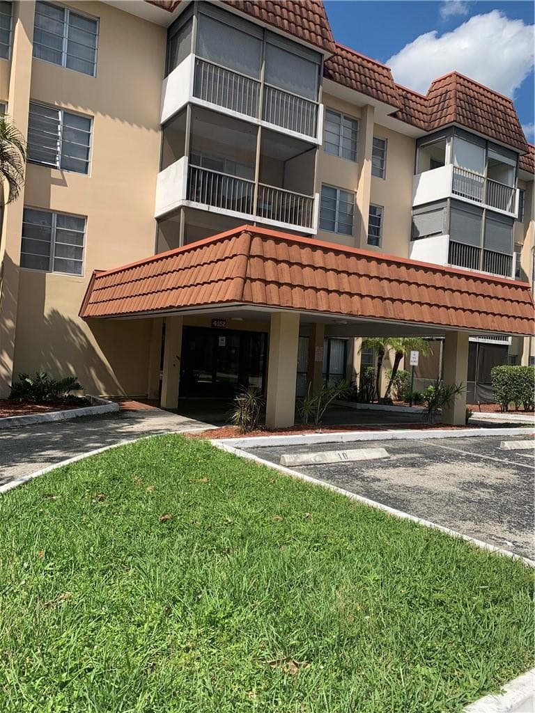 4152 Inverrary Drive #106