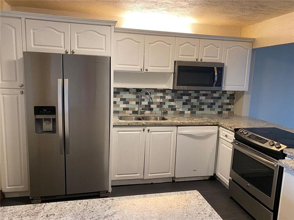 290 Racquet Club Road #205