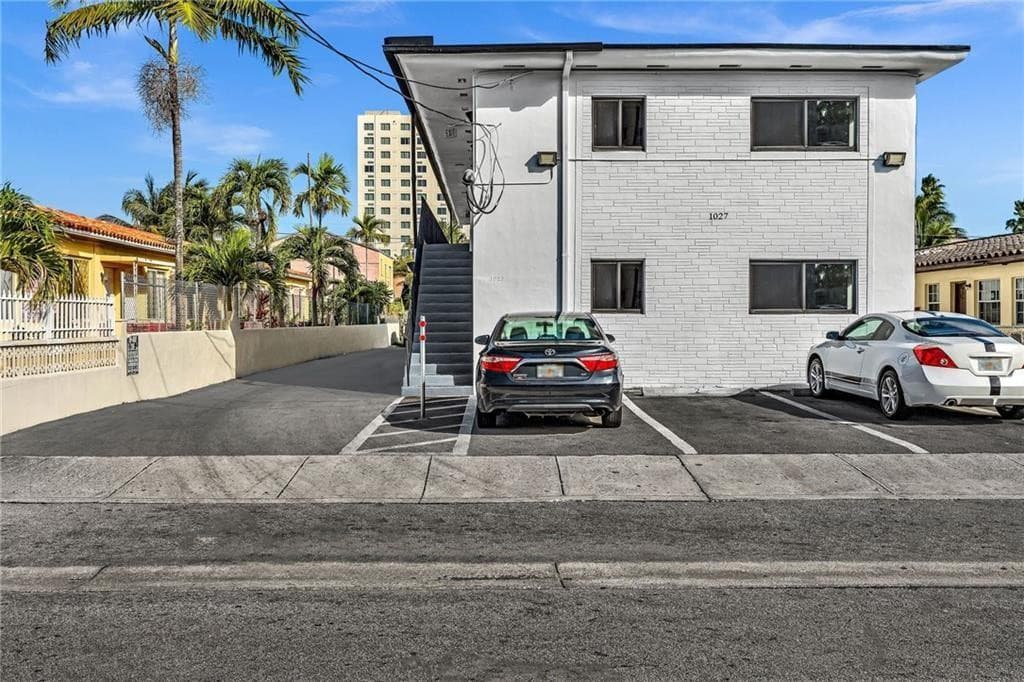 1027 SW 3rd Street