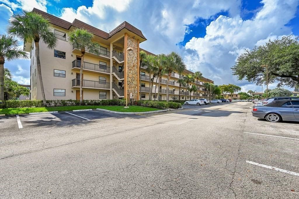 6095 N Sabal Palm Boulevard #212