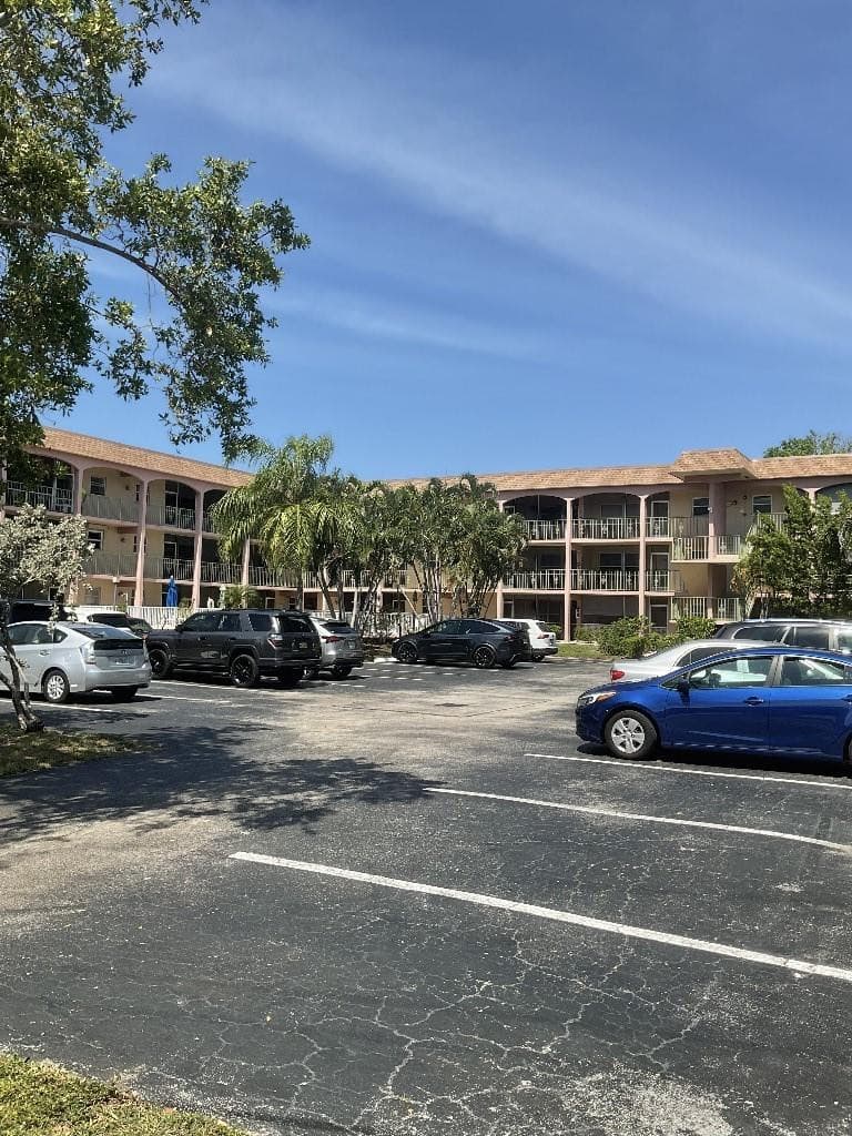 100 SE 6th Avenue #206