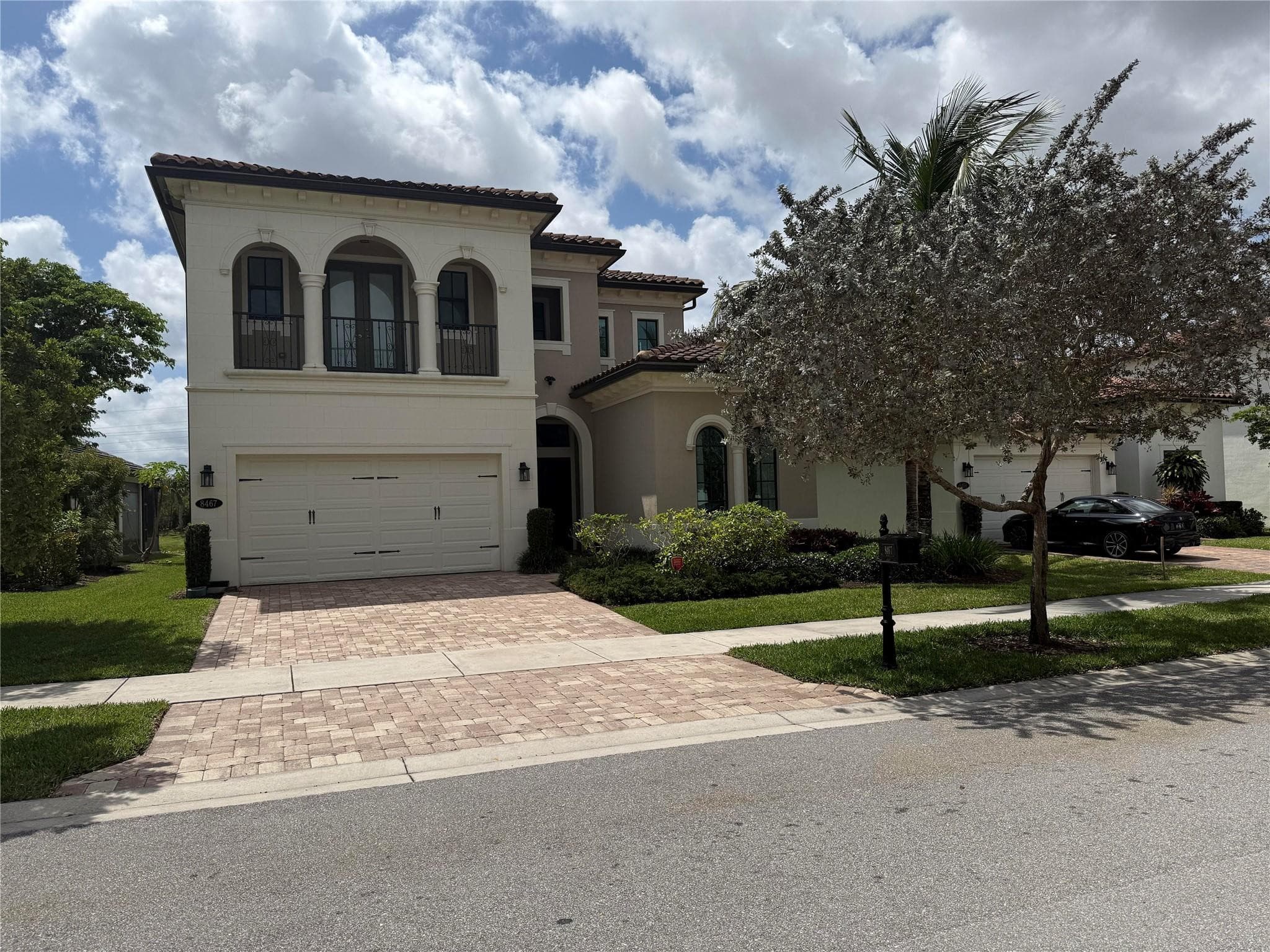 8467 Grand Prix Lane