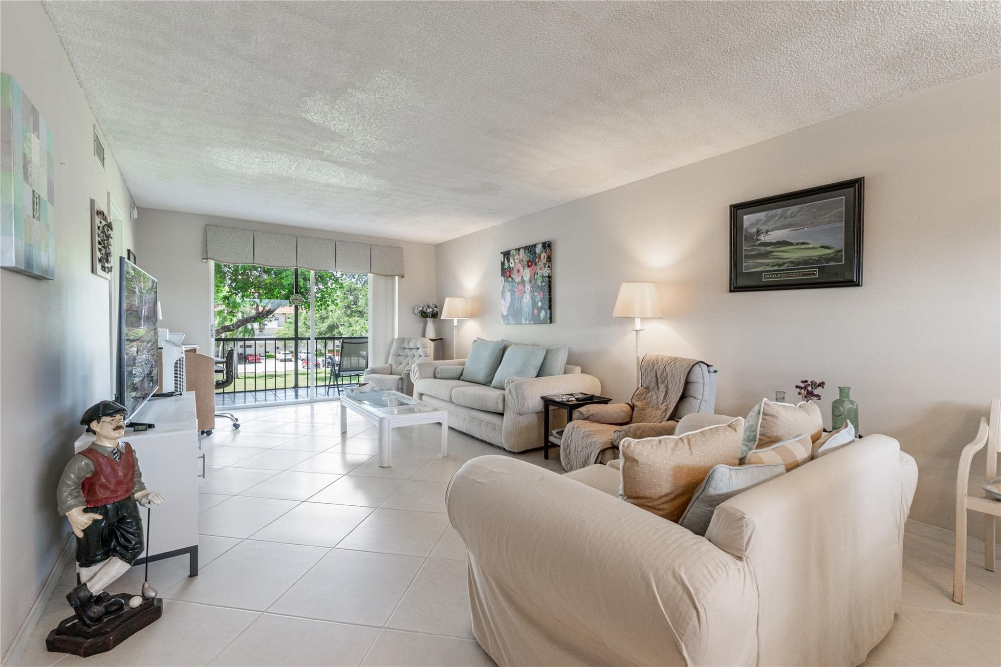 671 S Hollybrook Drive #306