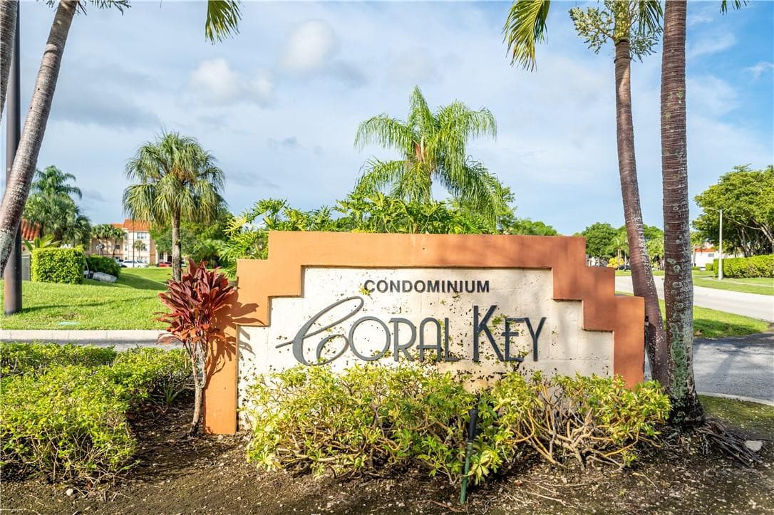 3350 Pinewalk Drive #1424