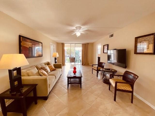 9420 S Hollybrook Lake Drive #305