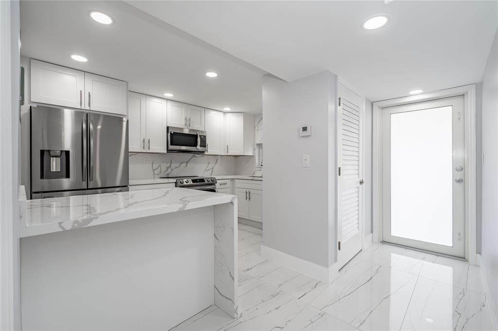 361 S Hollybrook Drive #105