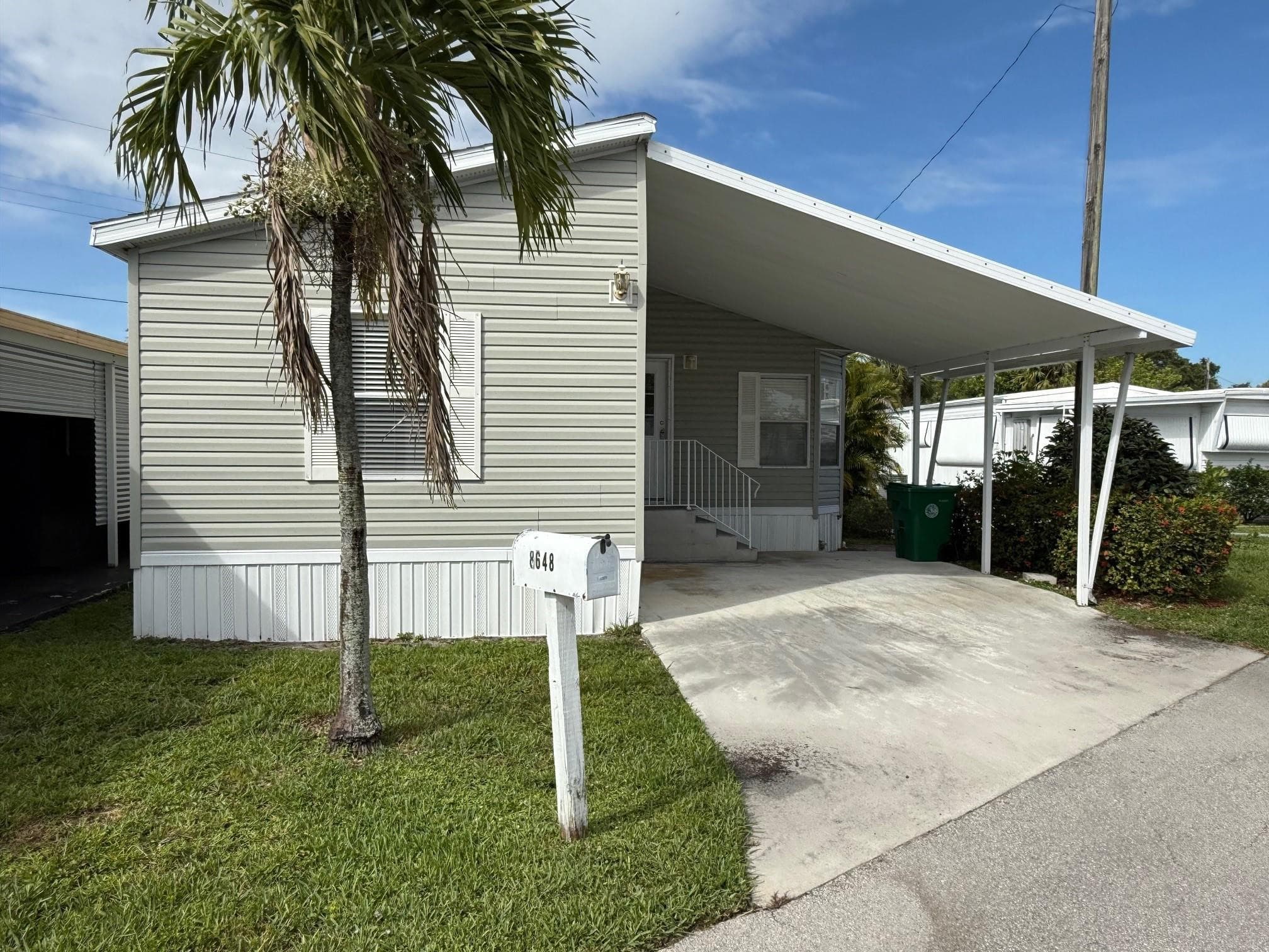 8648 SW 16th Place
